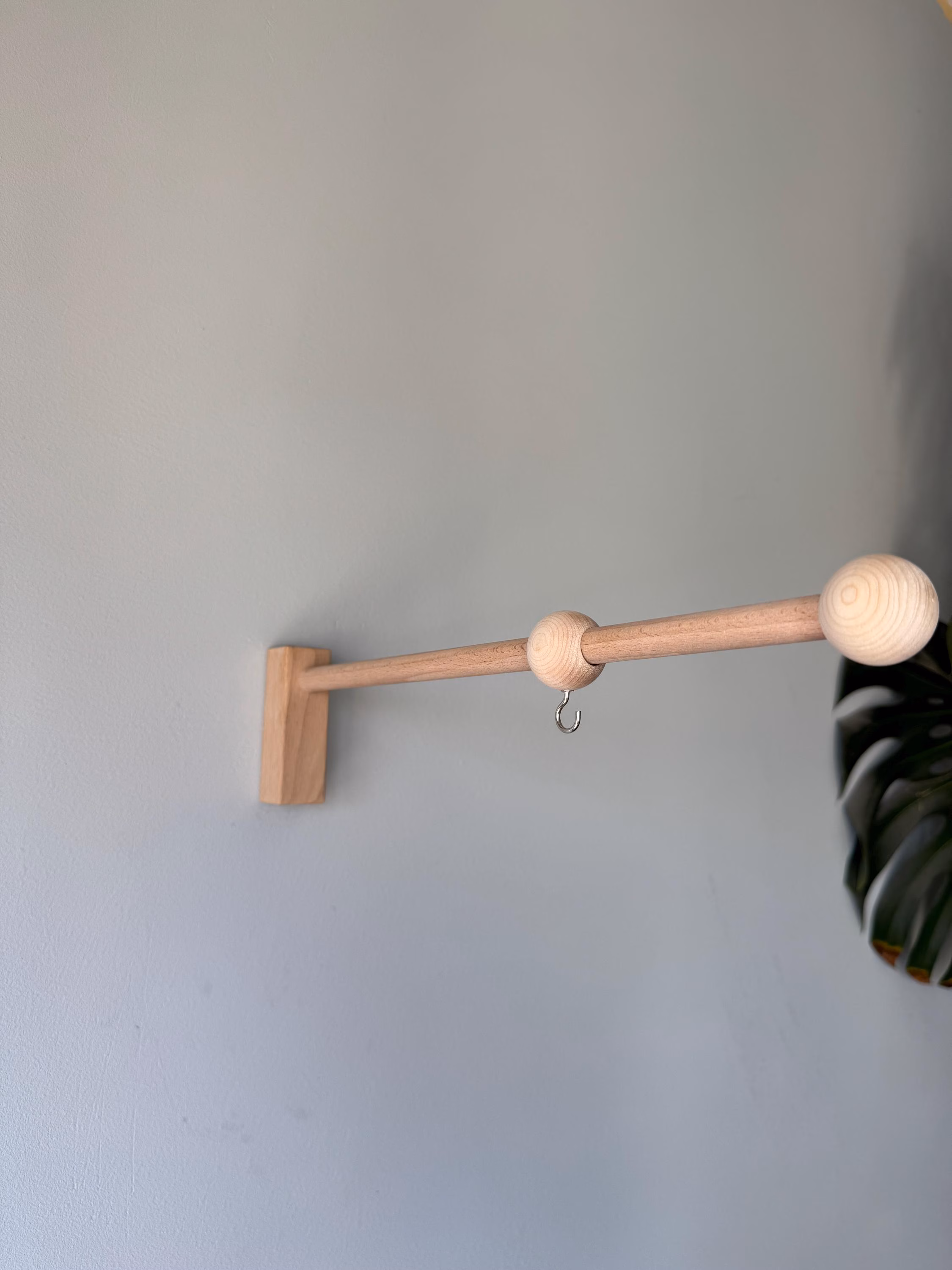 Adjustable Wood Baby Mobile Arm Wall Hanging Decor, Natural Beech