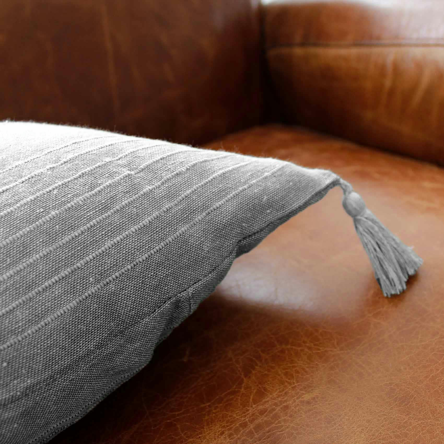 - Coussin déhoussable en coton recyclé gris 