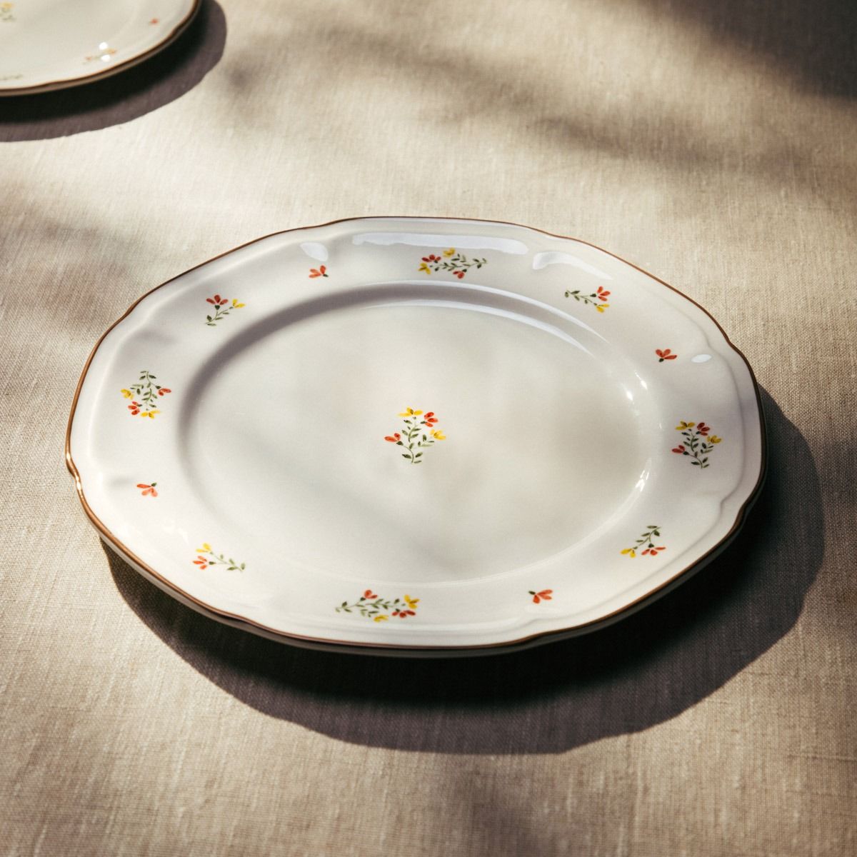 Talerz GRETA obiadowy z kwiatuszkami 27 cm