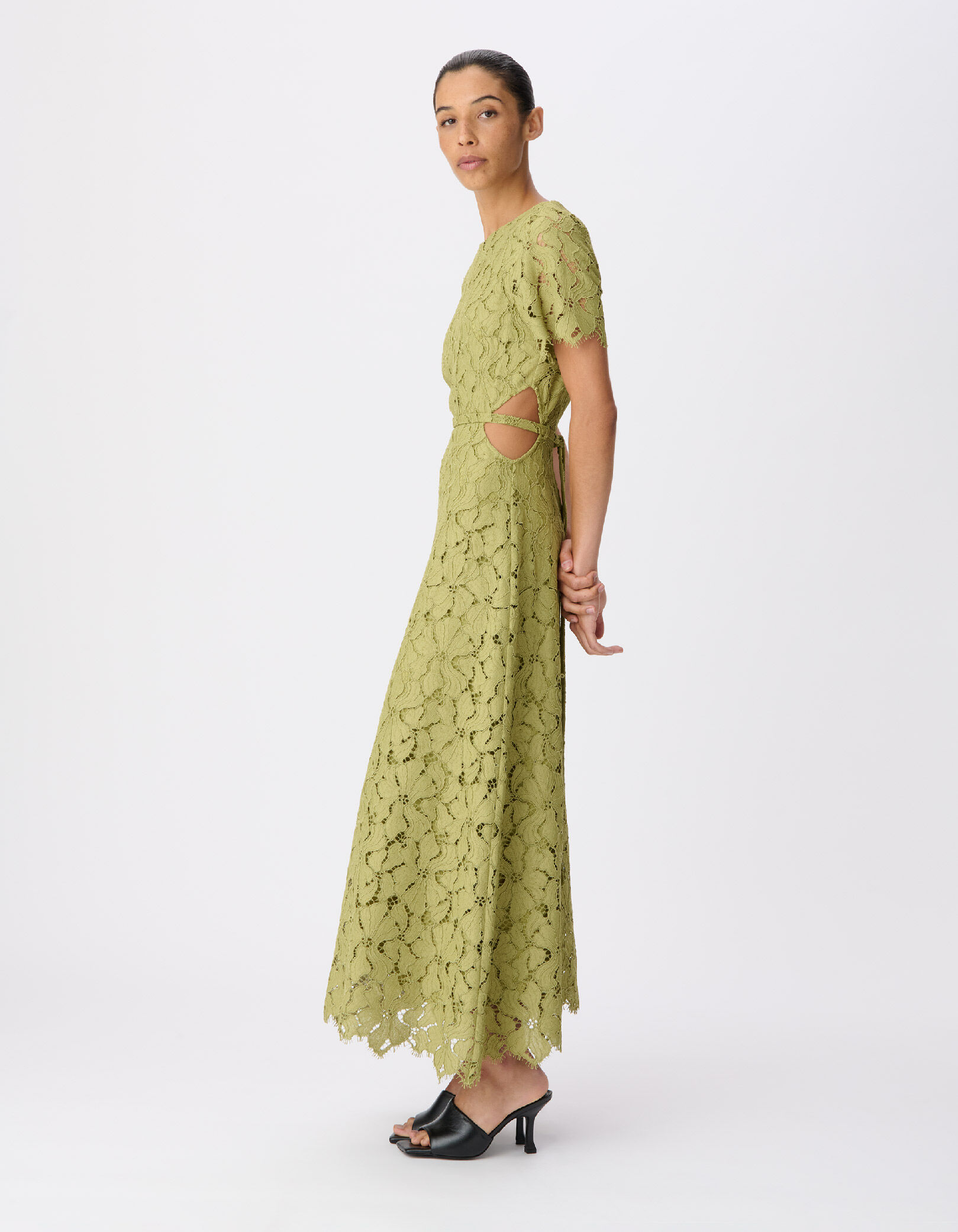 Robe longue verte dentelle découpes côtés Femme
