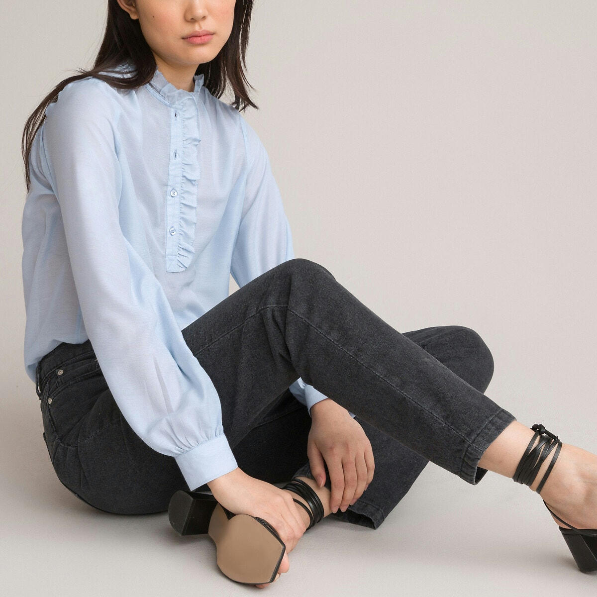 Blouse col montant volanté, manches longues