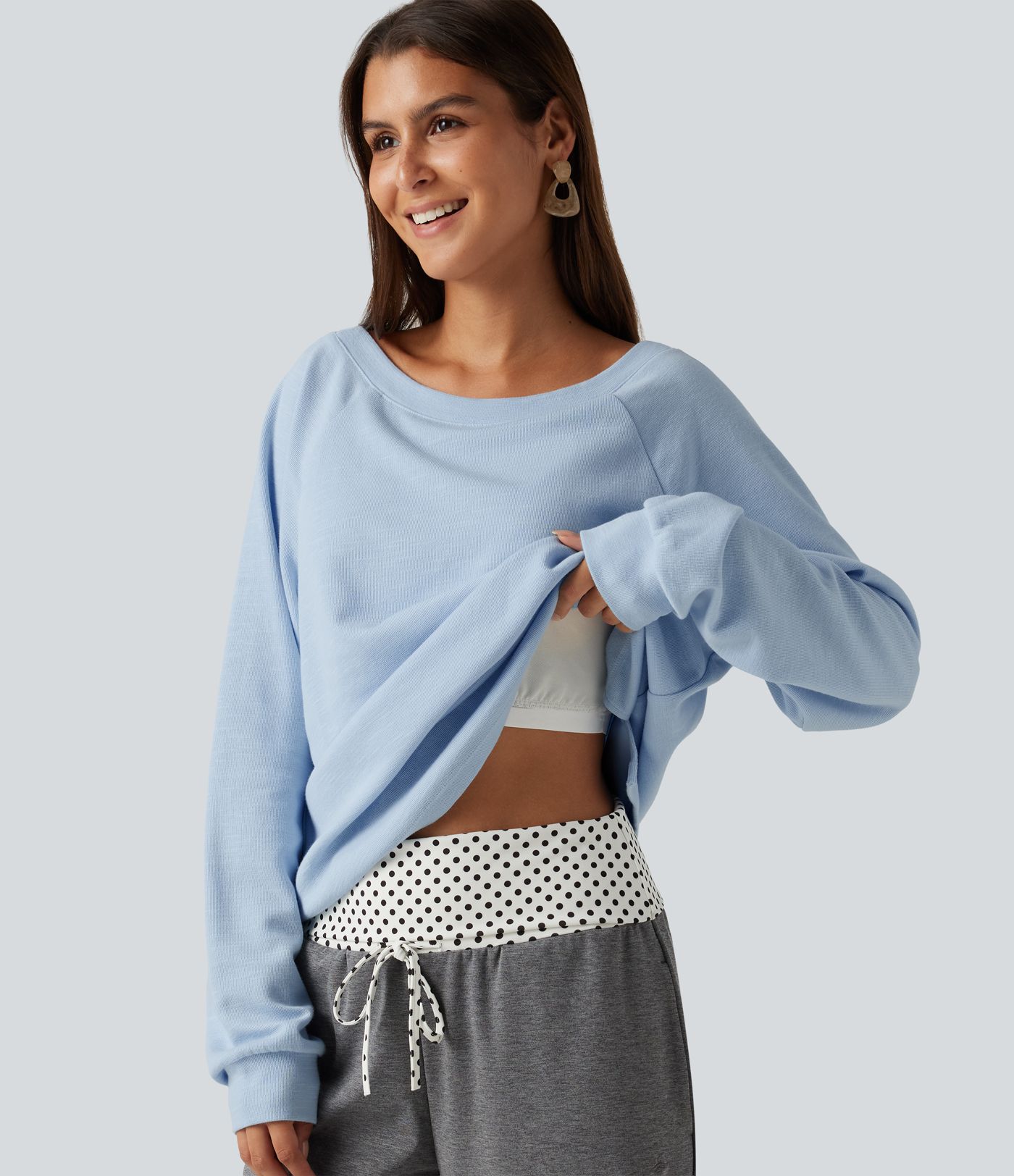 Sweat-shirt en coton à encolure bateau, manches longues raglan et coussinets amovibles