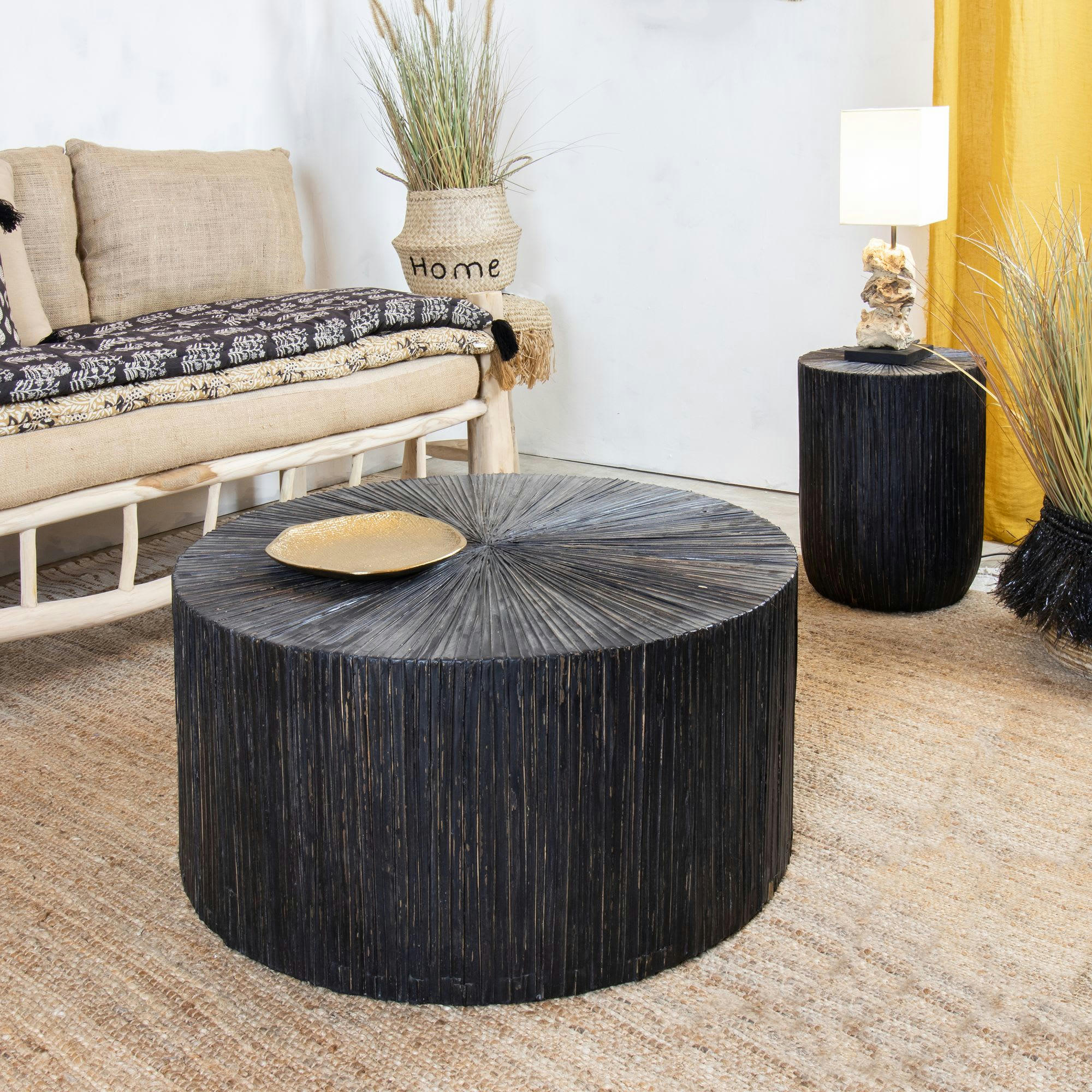 TUPAI - Table basse en bois et feuilles de cocotier