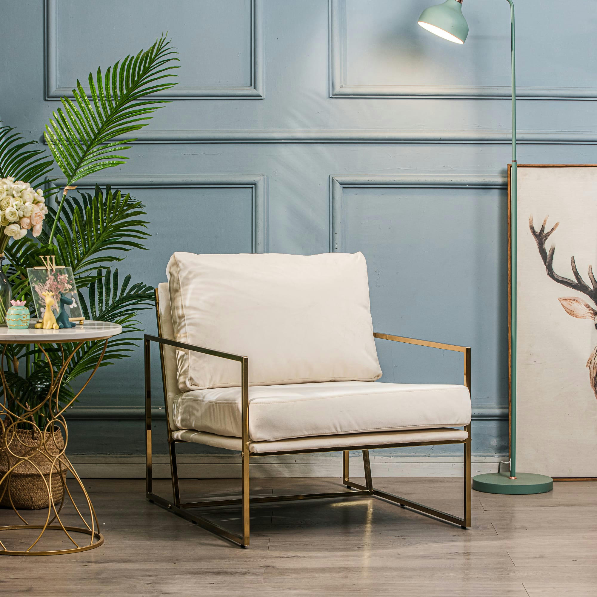 - Fauteuil retro en métal et velours beige