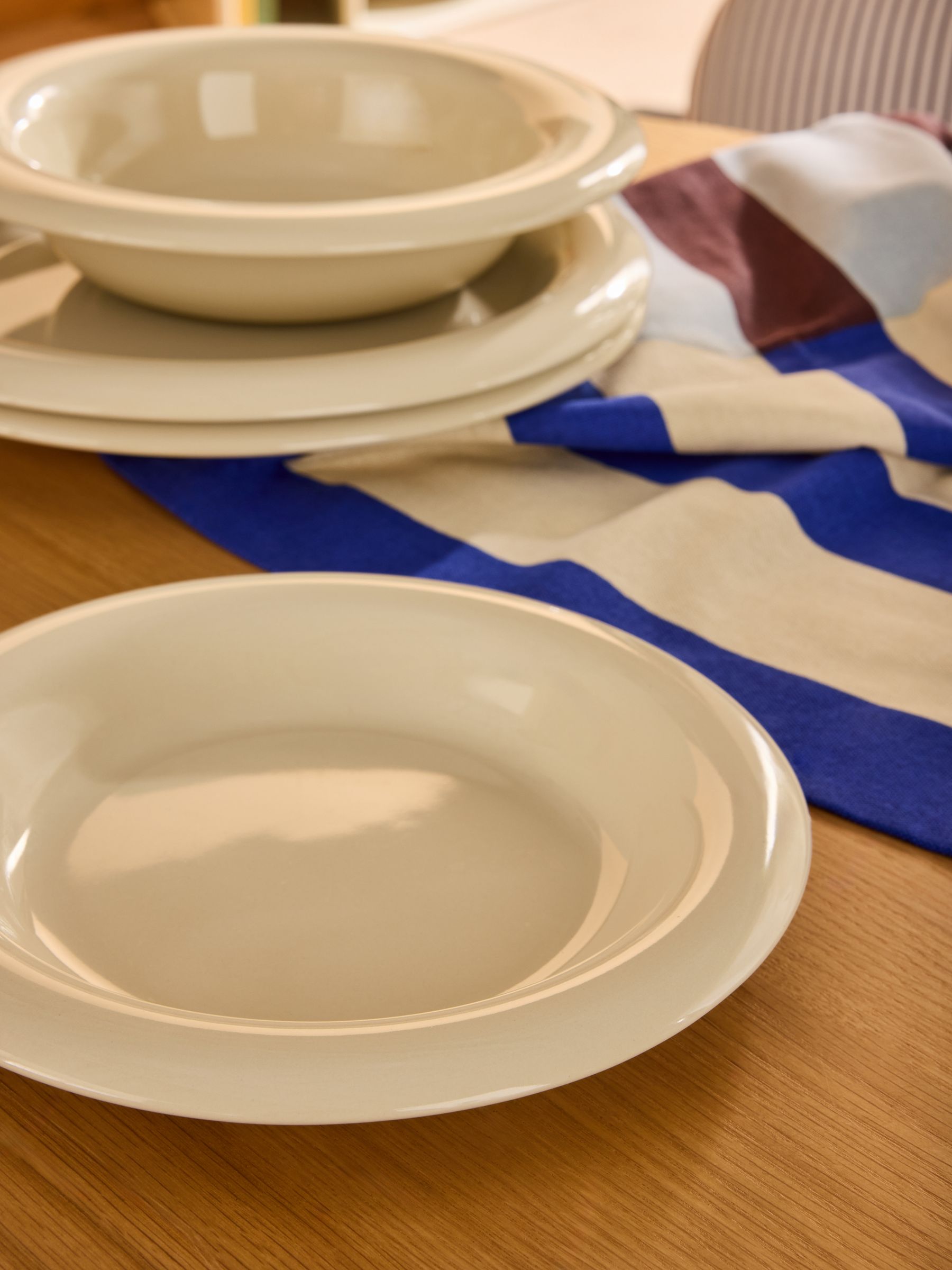 Set of 4 Quell Side Plates in Cream