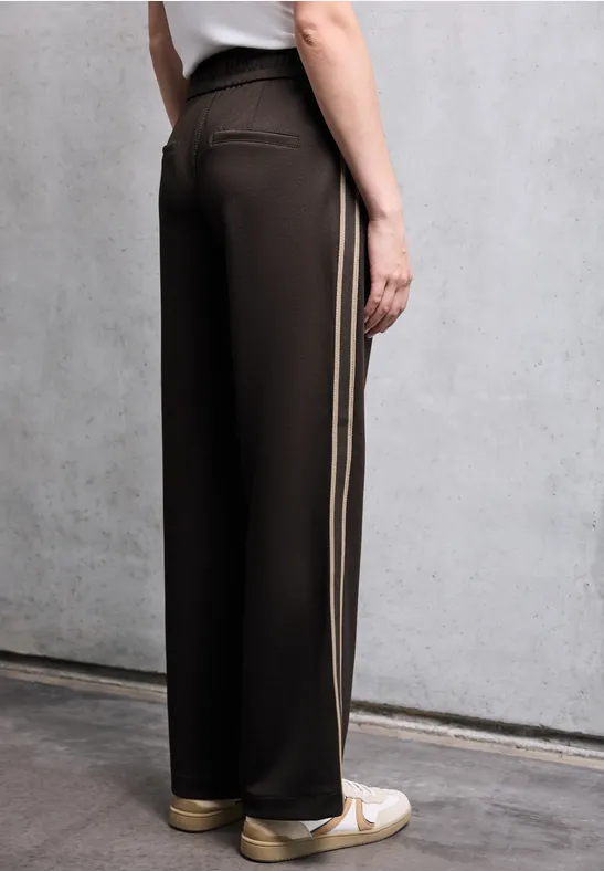 Hose mit Gallonstreifen