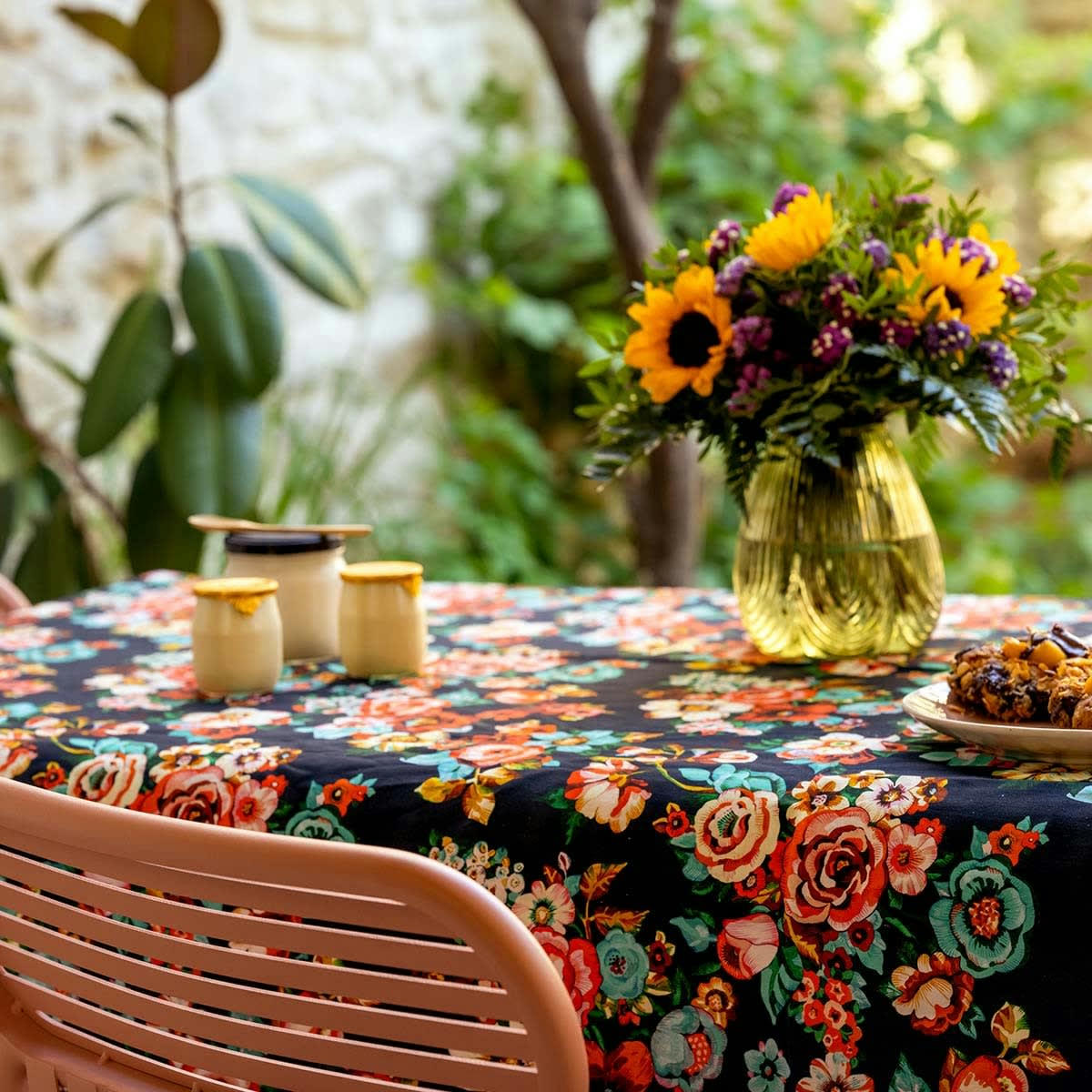 SAKURI - Nappe grand format en coton imprimé fleuri nuit 140x235