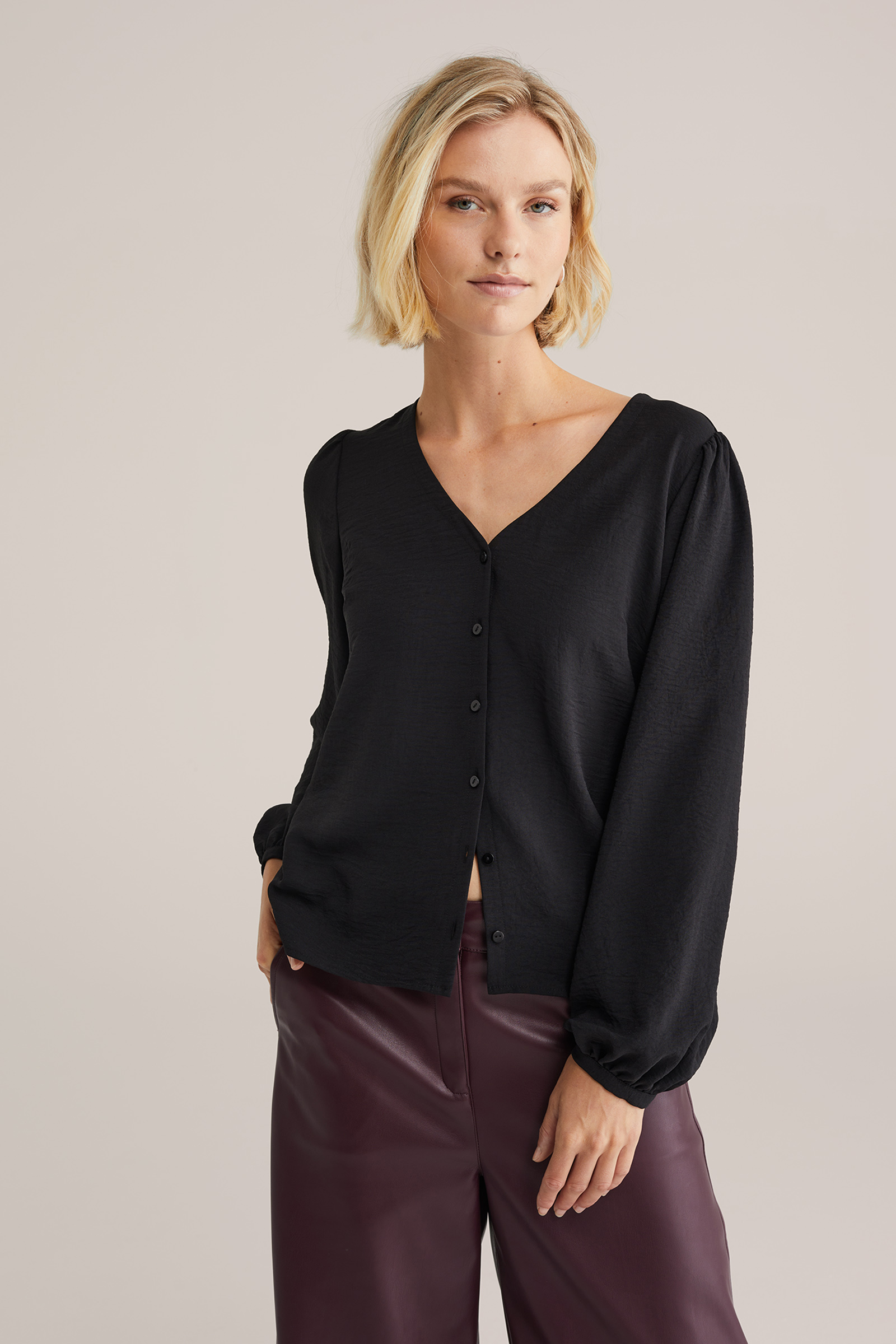 Dames blouse met V-hals