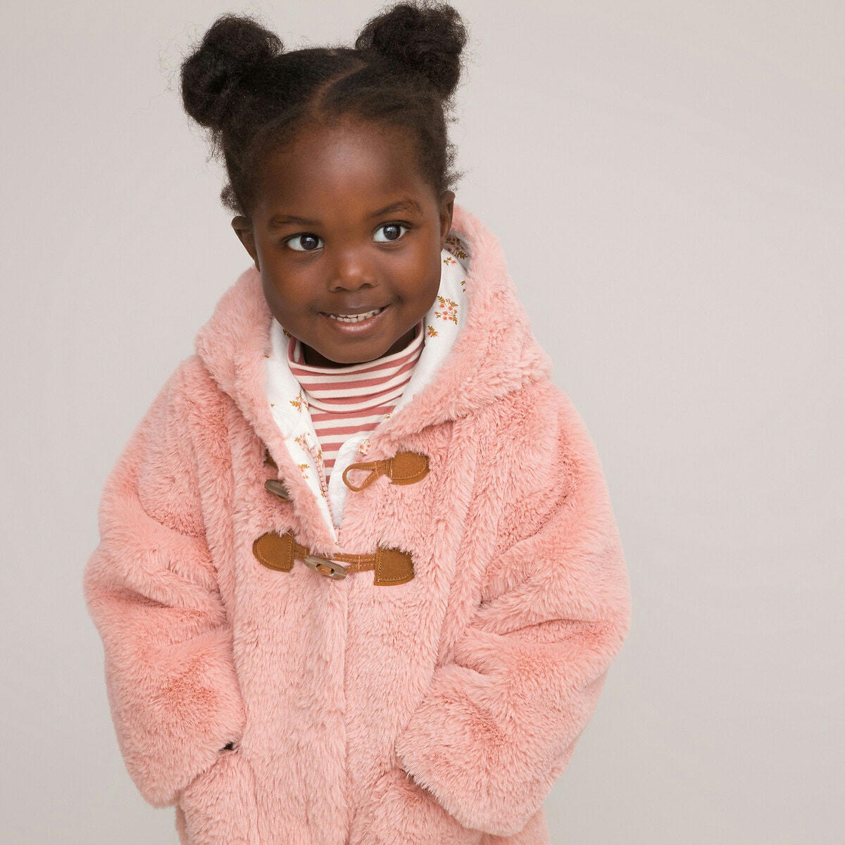 Manteau chaud à capuche en tissu duveteux
