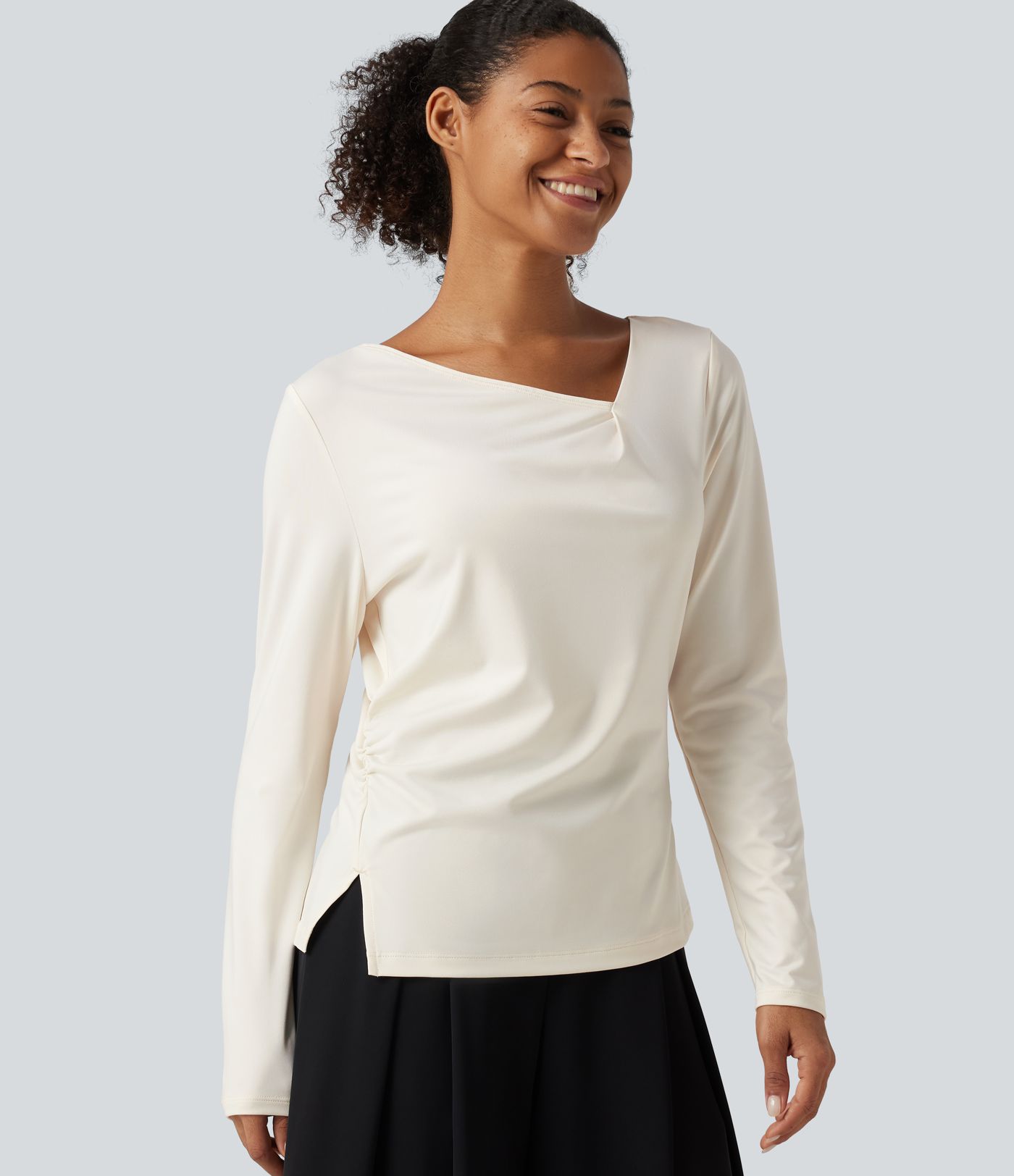 Blouse de bureau asymétrique à col bénitier, manches longues, fronces et ourlet fendu