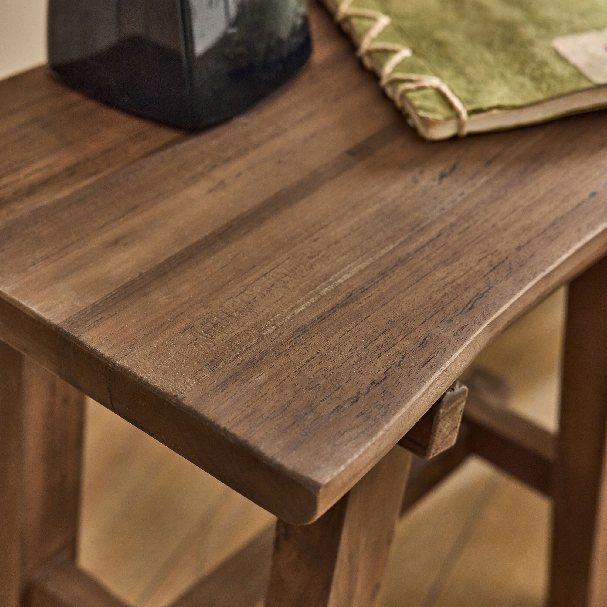 VANITY - Tabouret bas en teck recyclé H45cm - bois foncé