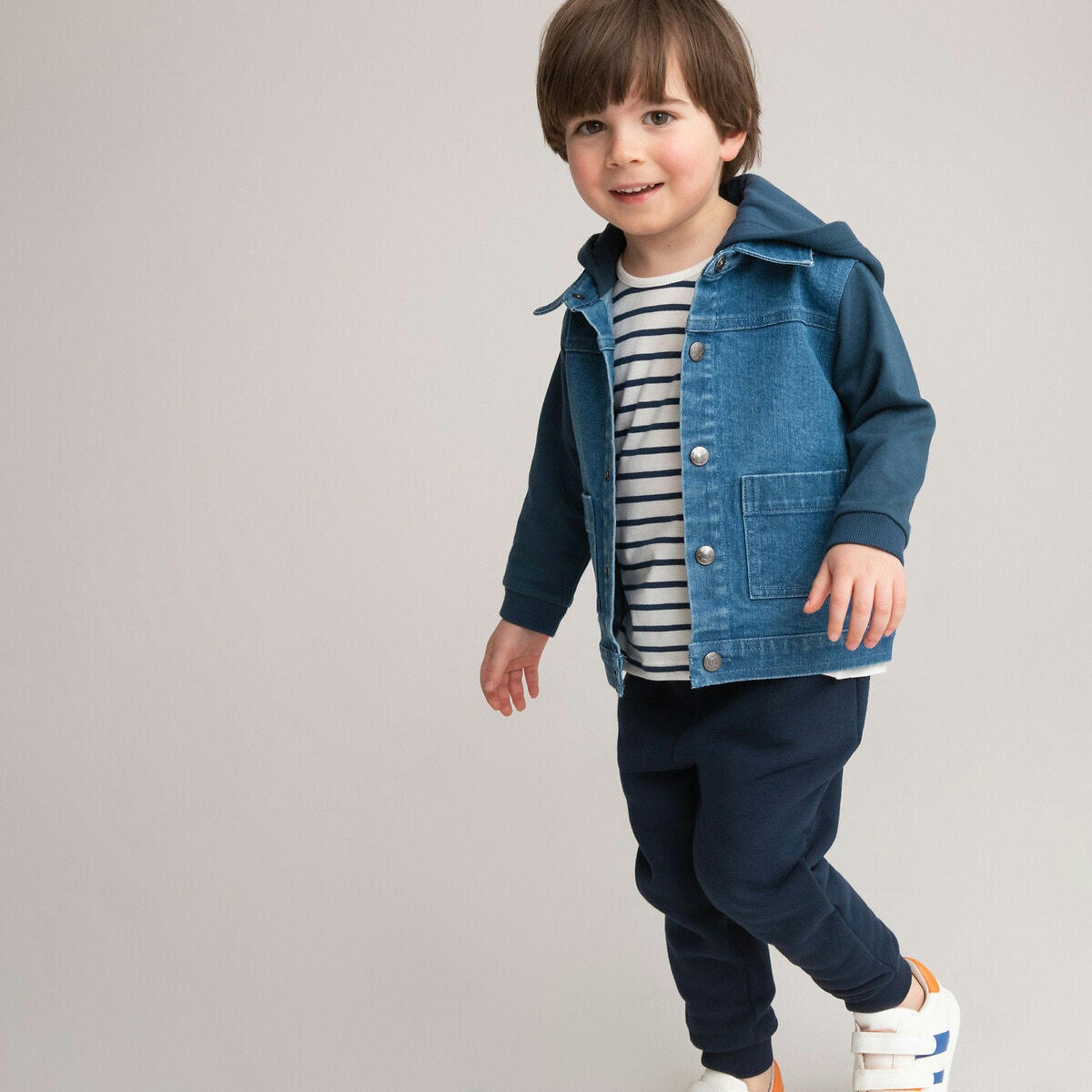 Veste en jean et molleton à capuche
