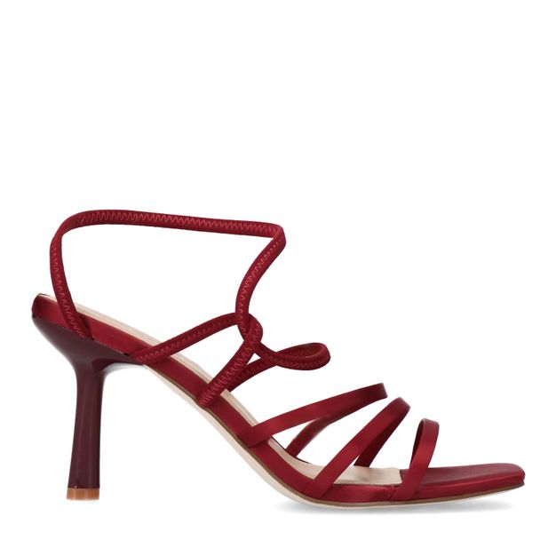 Rode sandalen met hak