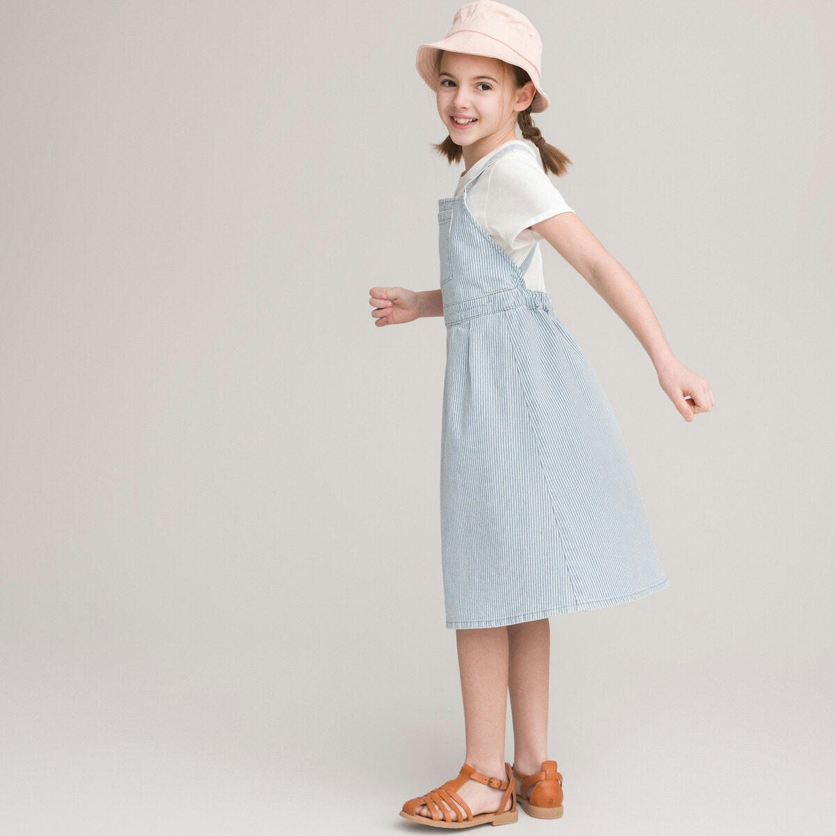Robe rayée à bretelles