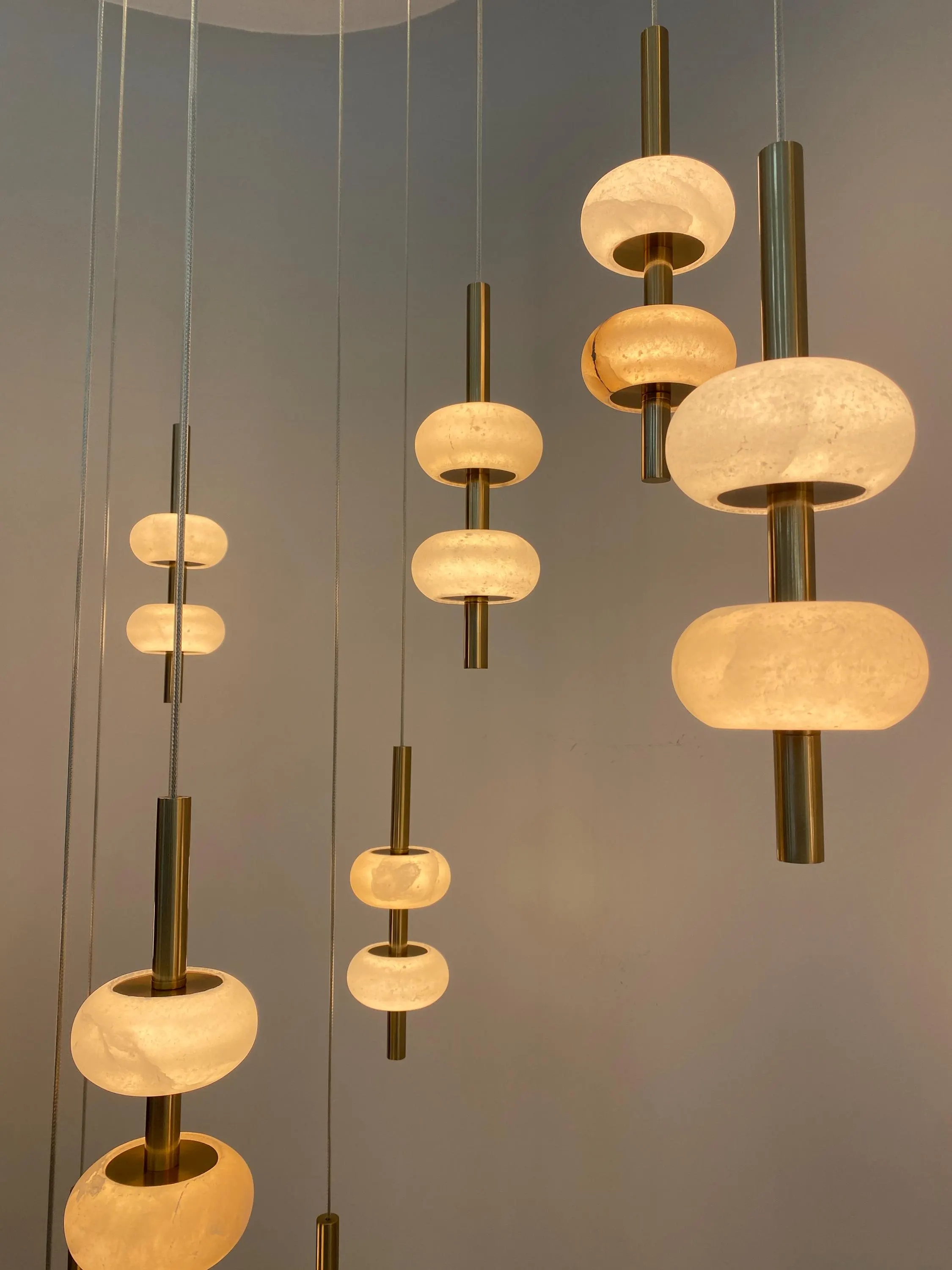 Marble Pendant Light, Modern Elegance, Handmade Marble Pendant Lamp, Luxury Lighting with Brass Accent, Bedroom Marble Pendant Chandelier