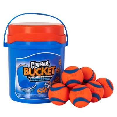 Chuckit! Bucket with 8 Ultra Balls