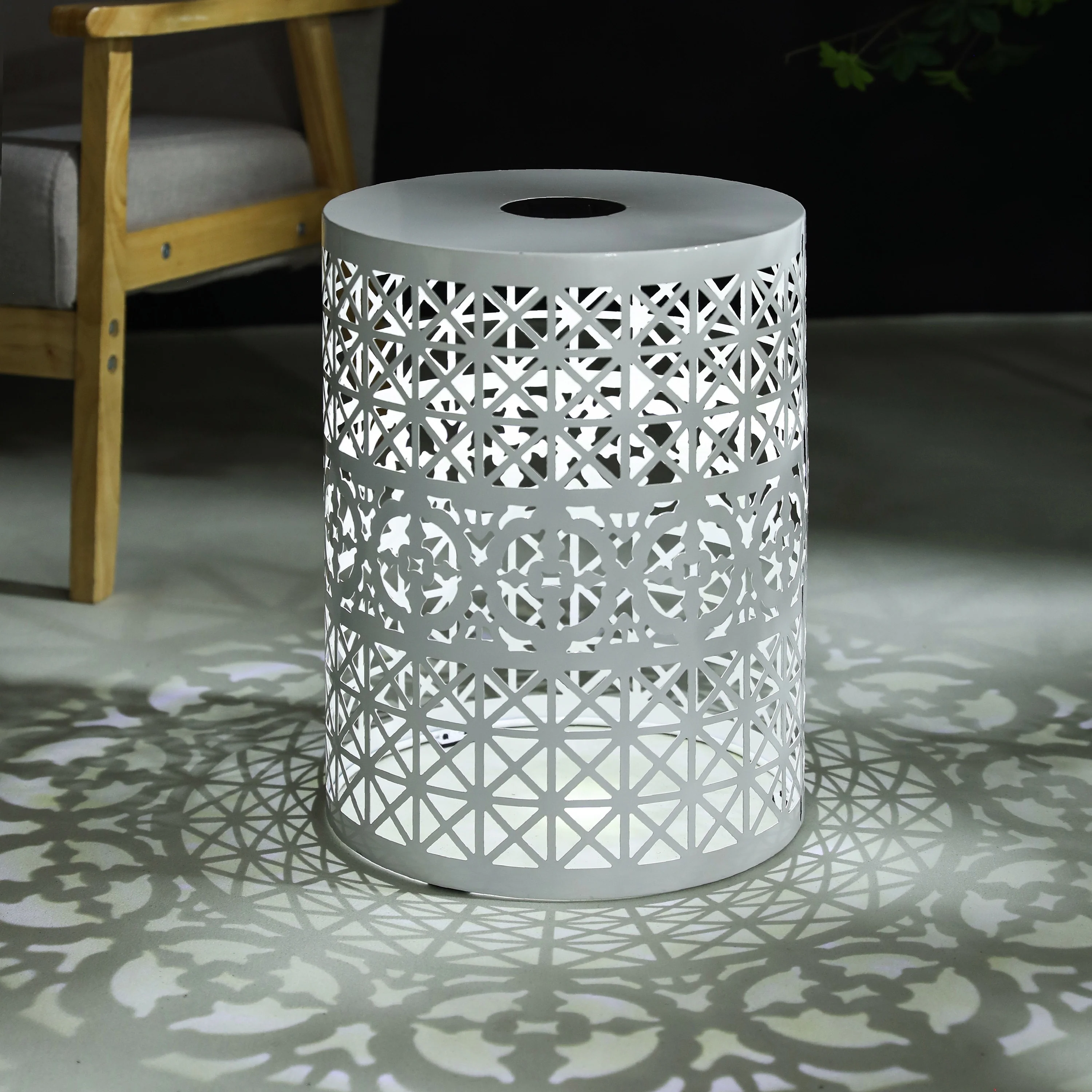 Assisi Indoor/Outdoor Iron Side Table with Solar Powered Light by Christopher Knight Home