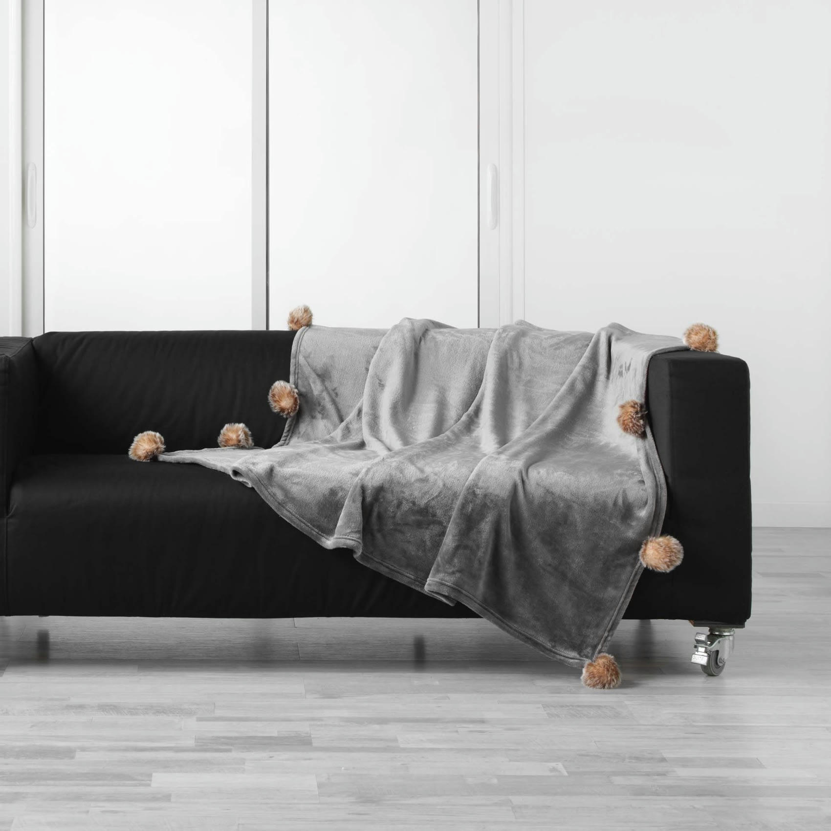 - Plaid en flanelle à pompons polyester gris clair 125 x 150 cm