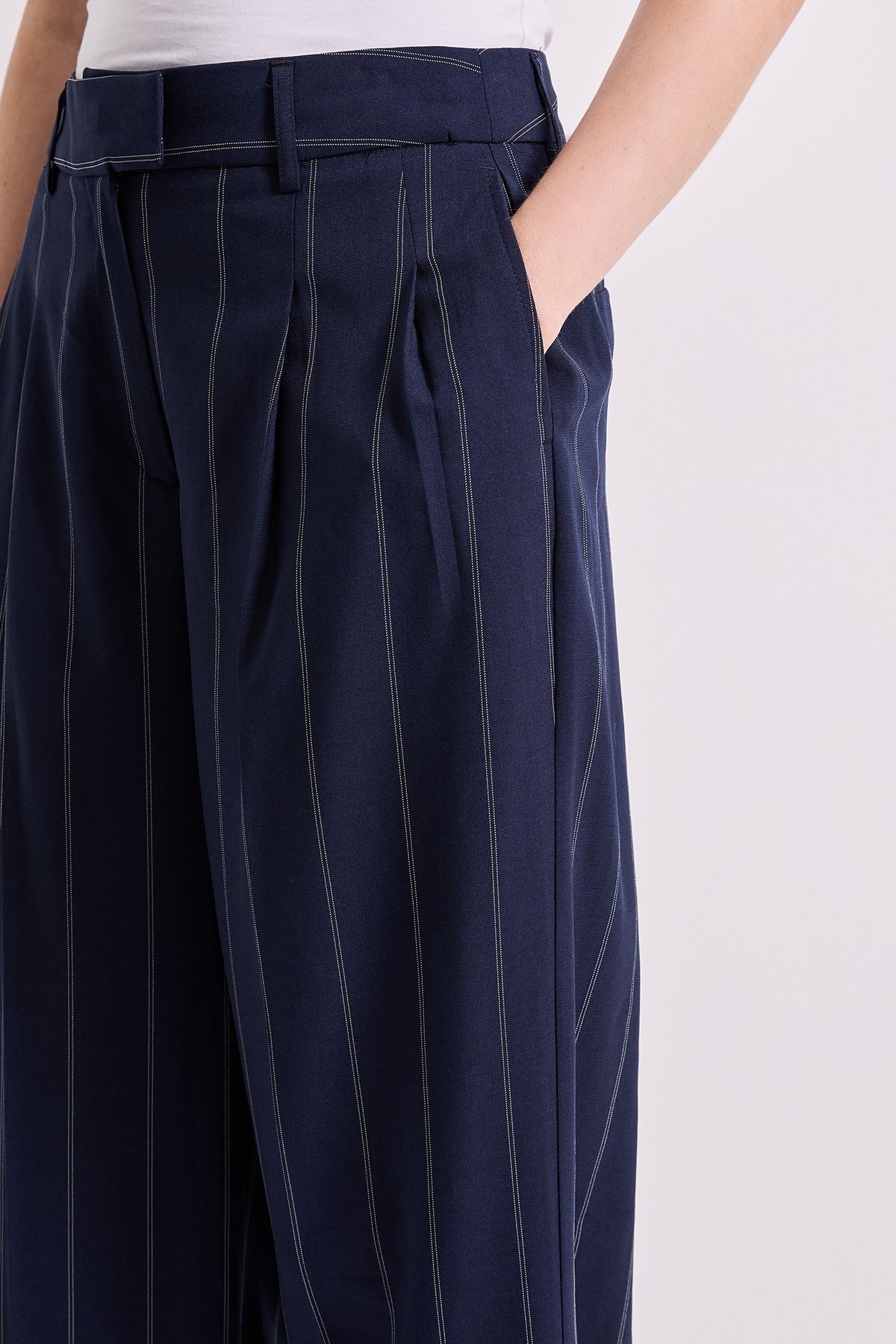 Dorothy Perkins Pinstripe Pleated Wide Leg Trouser