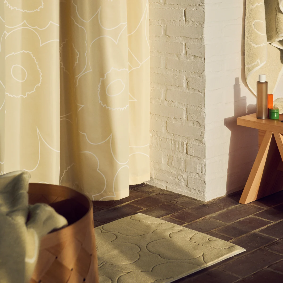 Marimekko - Piirto Unikko Badematte, 50 x 80 cm, straw / off-white