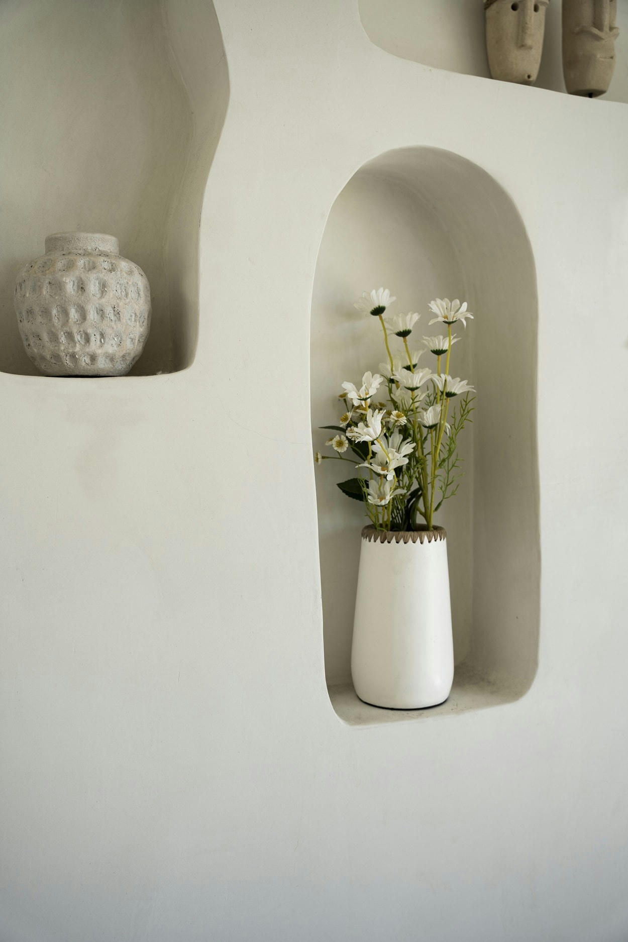 SNEAKY - Vase en terre cuite blanc naturel H22