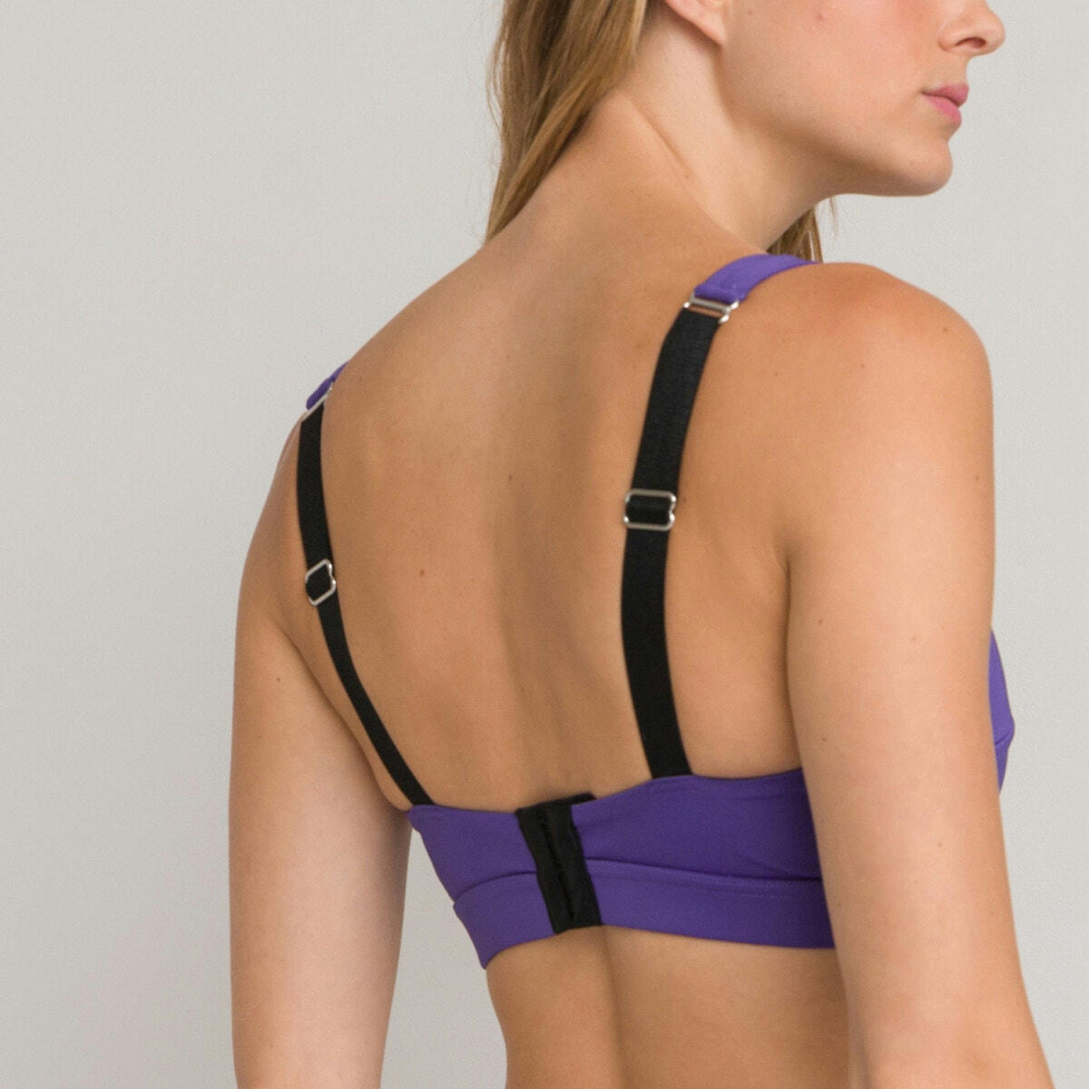 Brassière en microfibre
