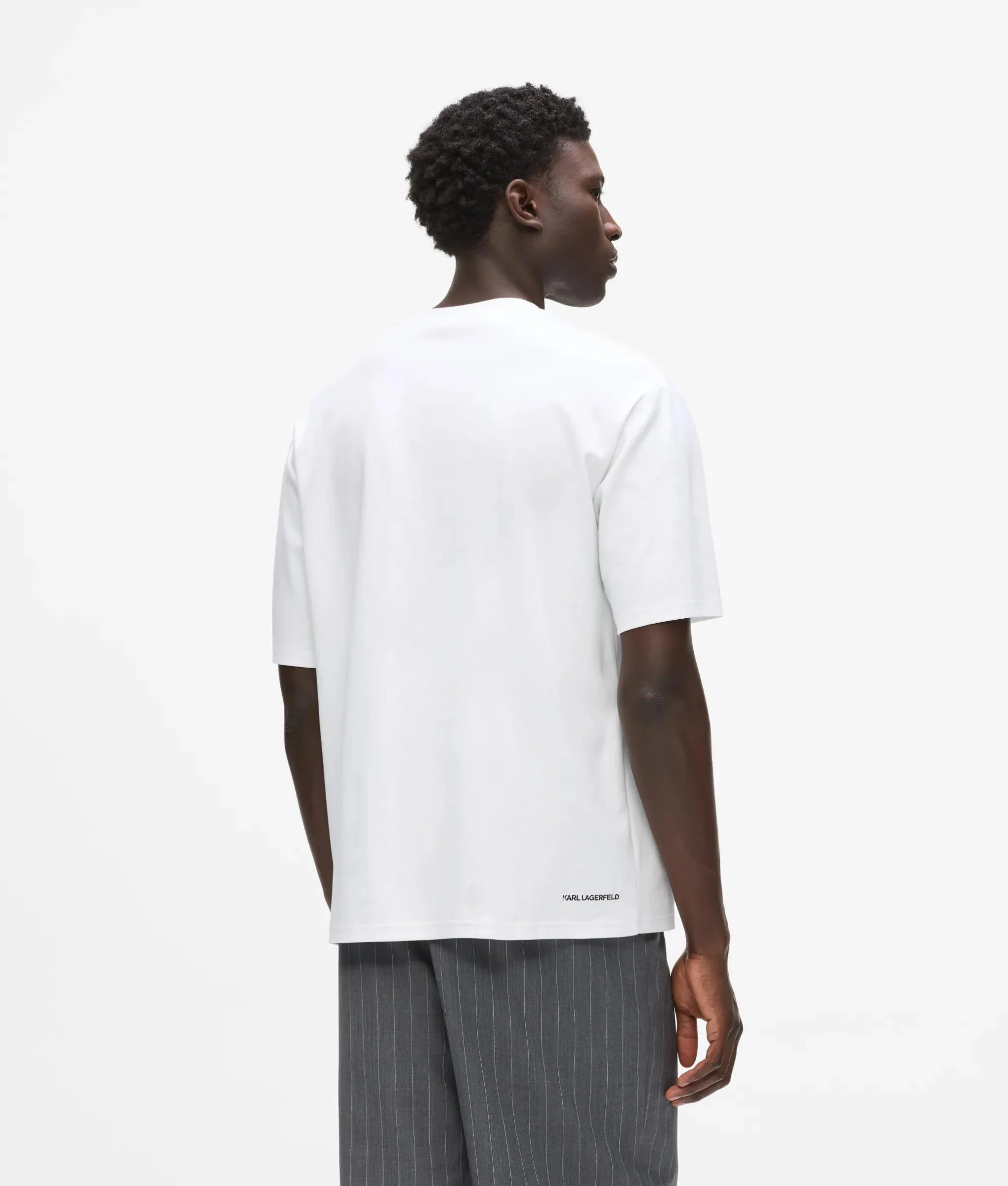 T-shirt à poche à rayures fines
