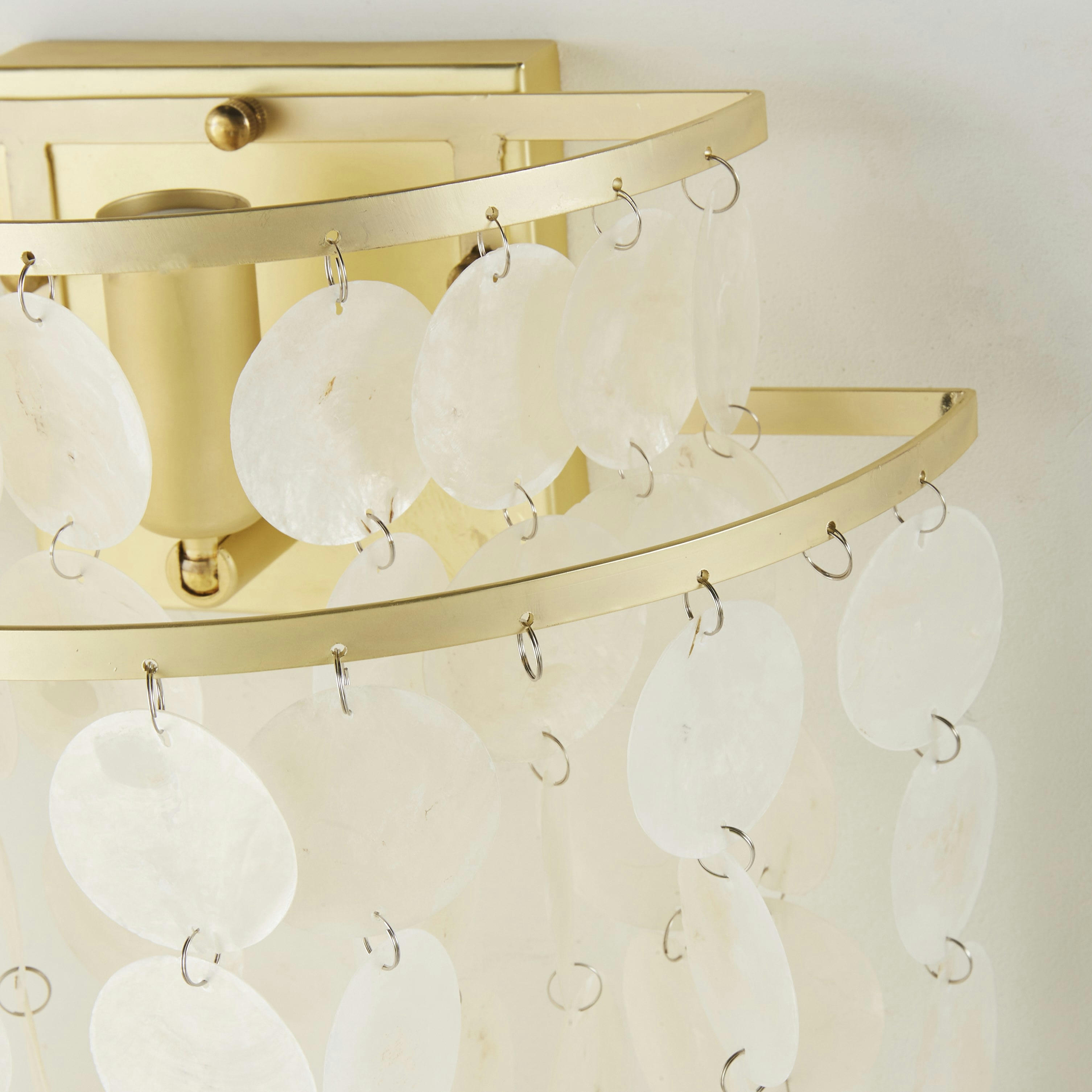 KUTA - Lustre en métal doré et pampilles en nacre