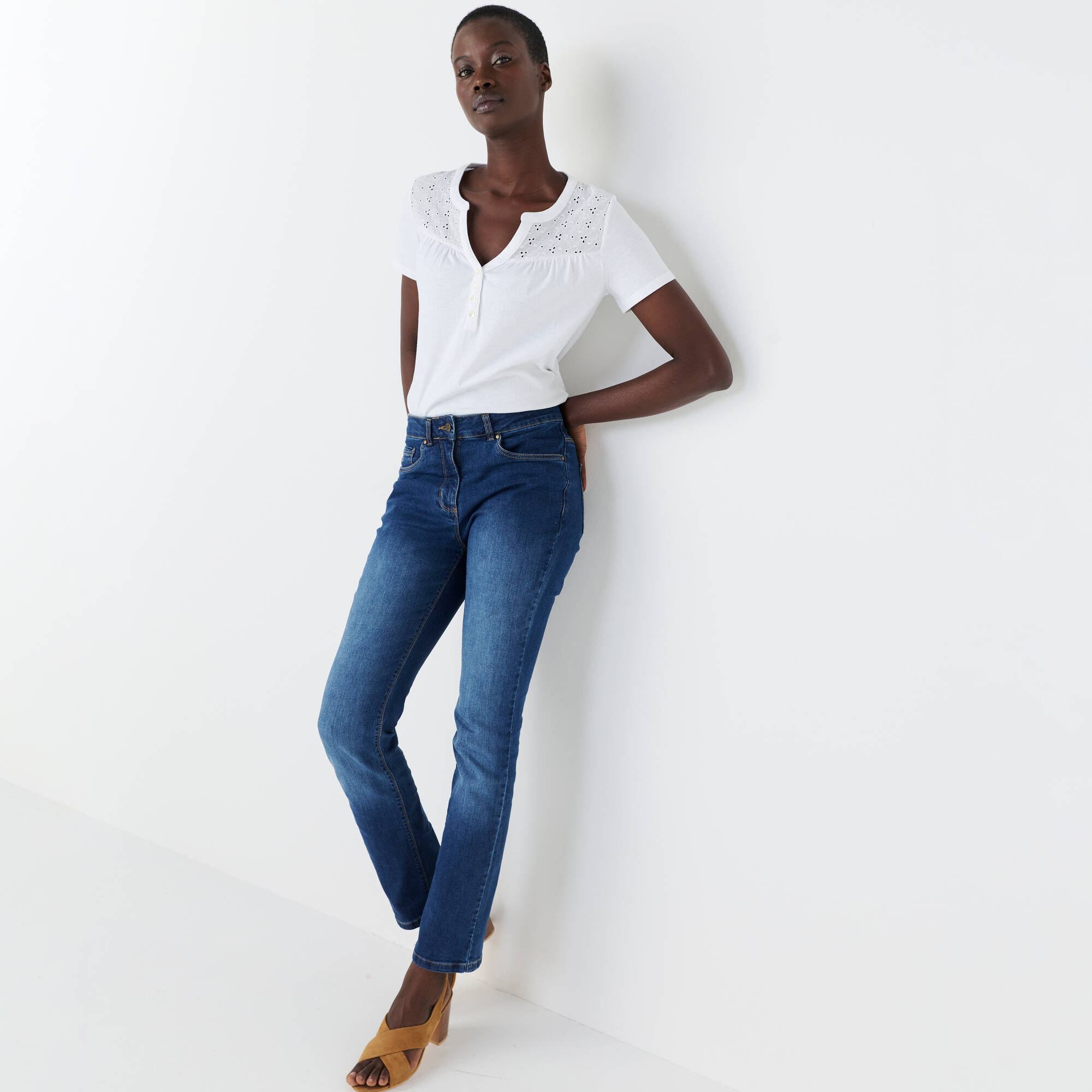 T-shirt col tunisien manches courtes, broderie anglaise