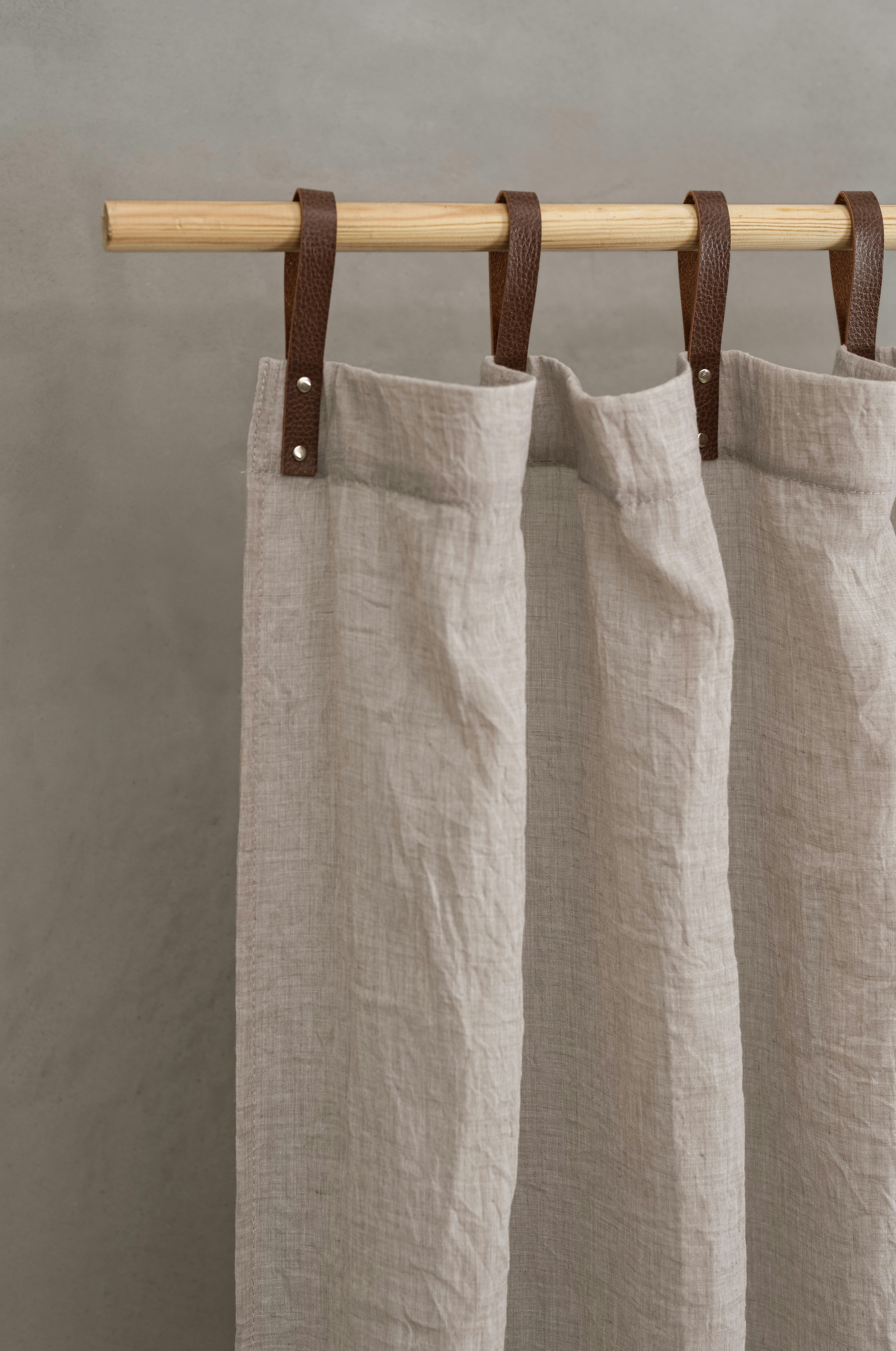 EVI - Panneau voilage avec pattes aspect cuir taupe 245 x 135