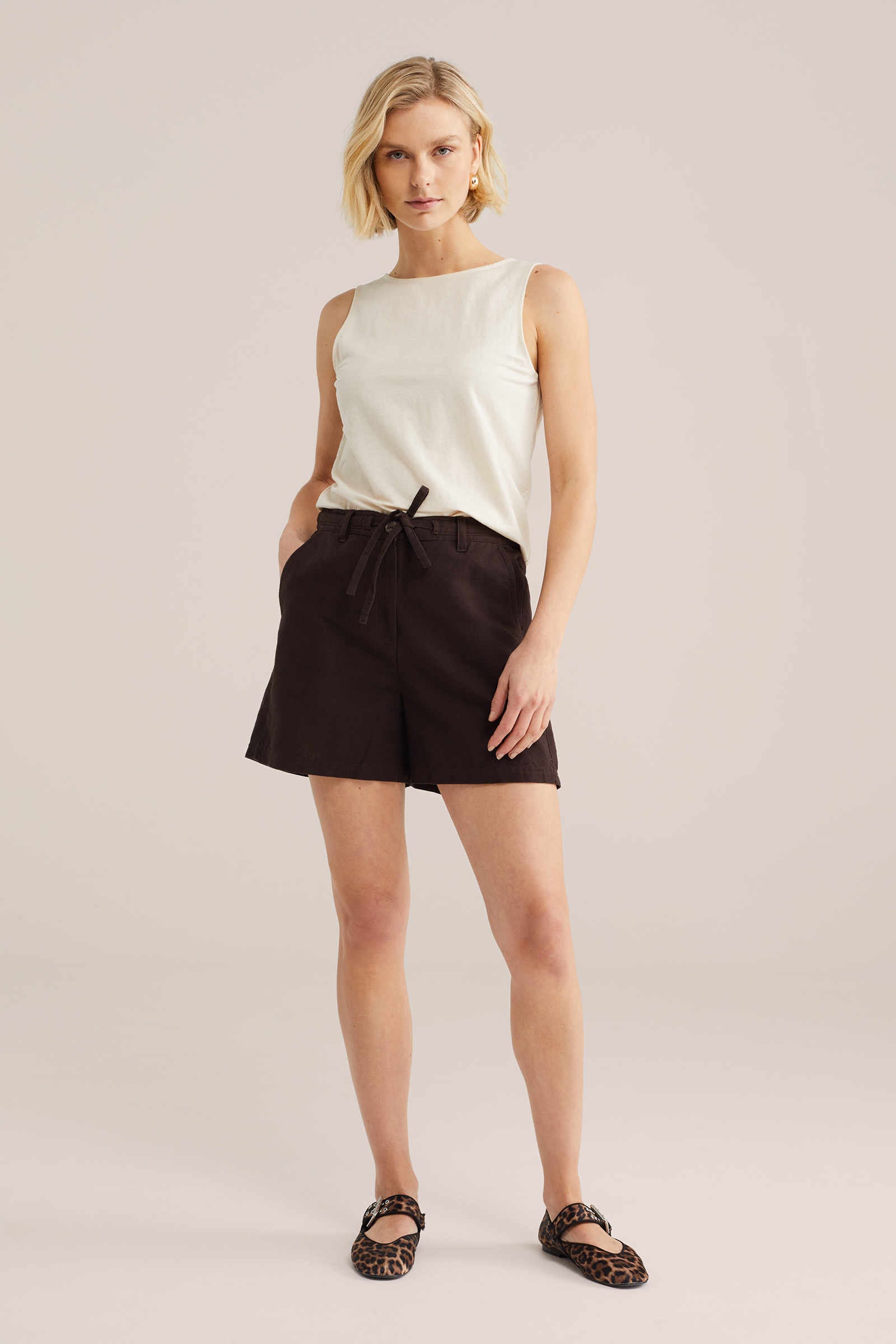 Dames short van linnenmix