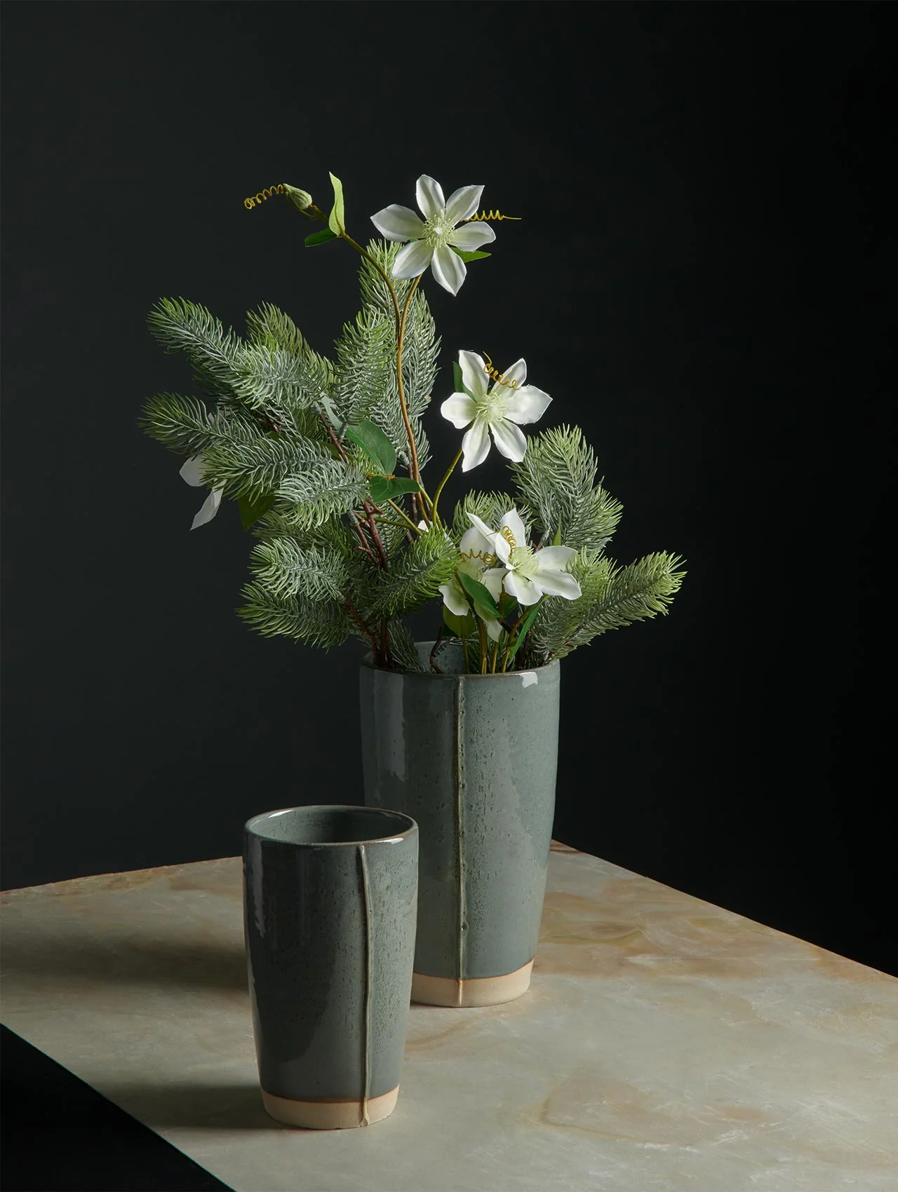 vase, matcha latte
