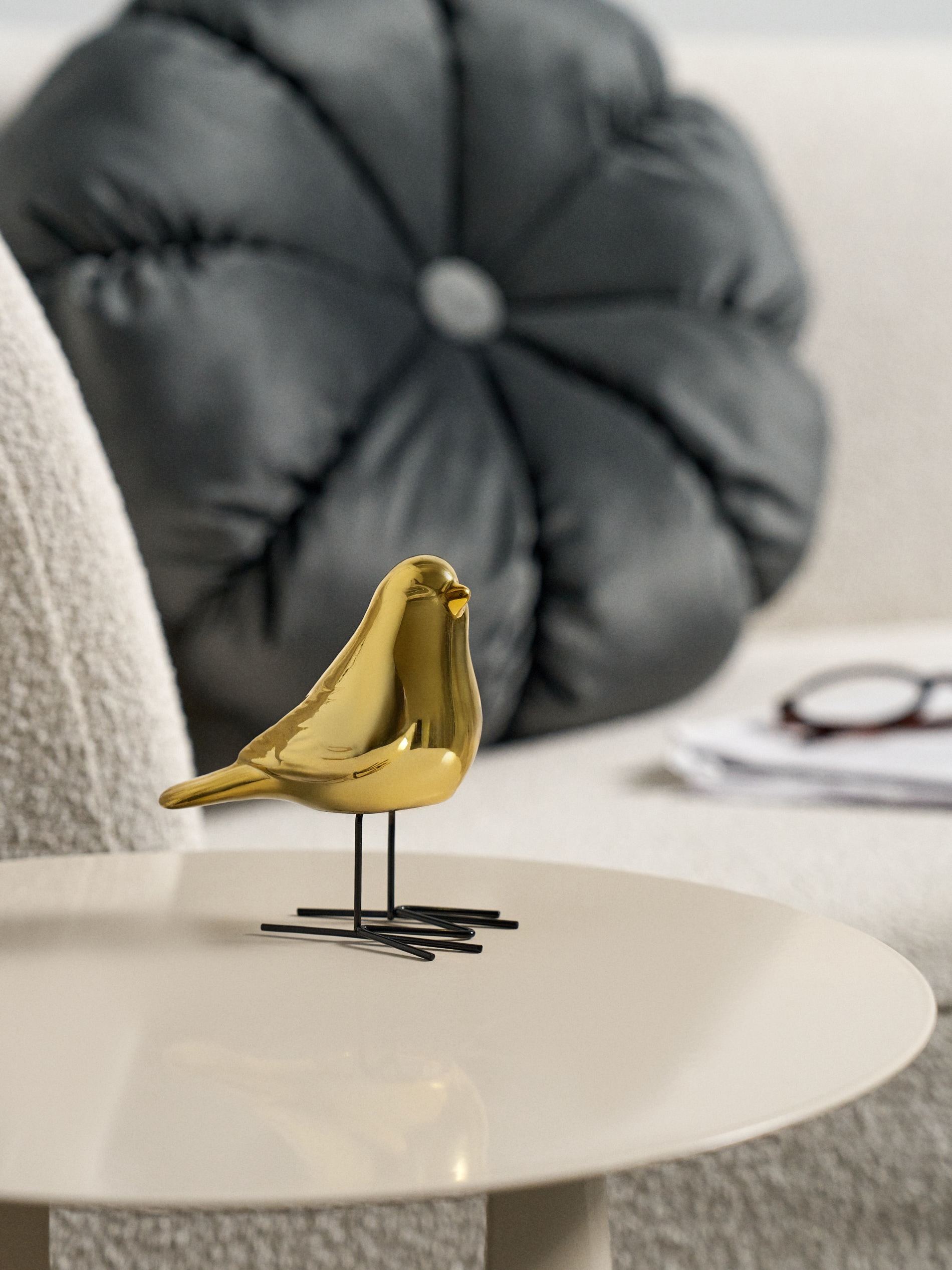Ceramiczna figurka dekoracyjna w kształcie ptaszka