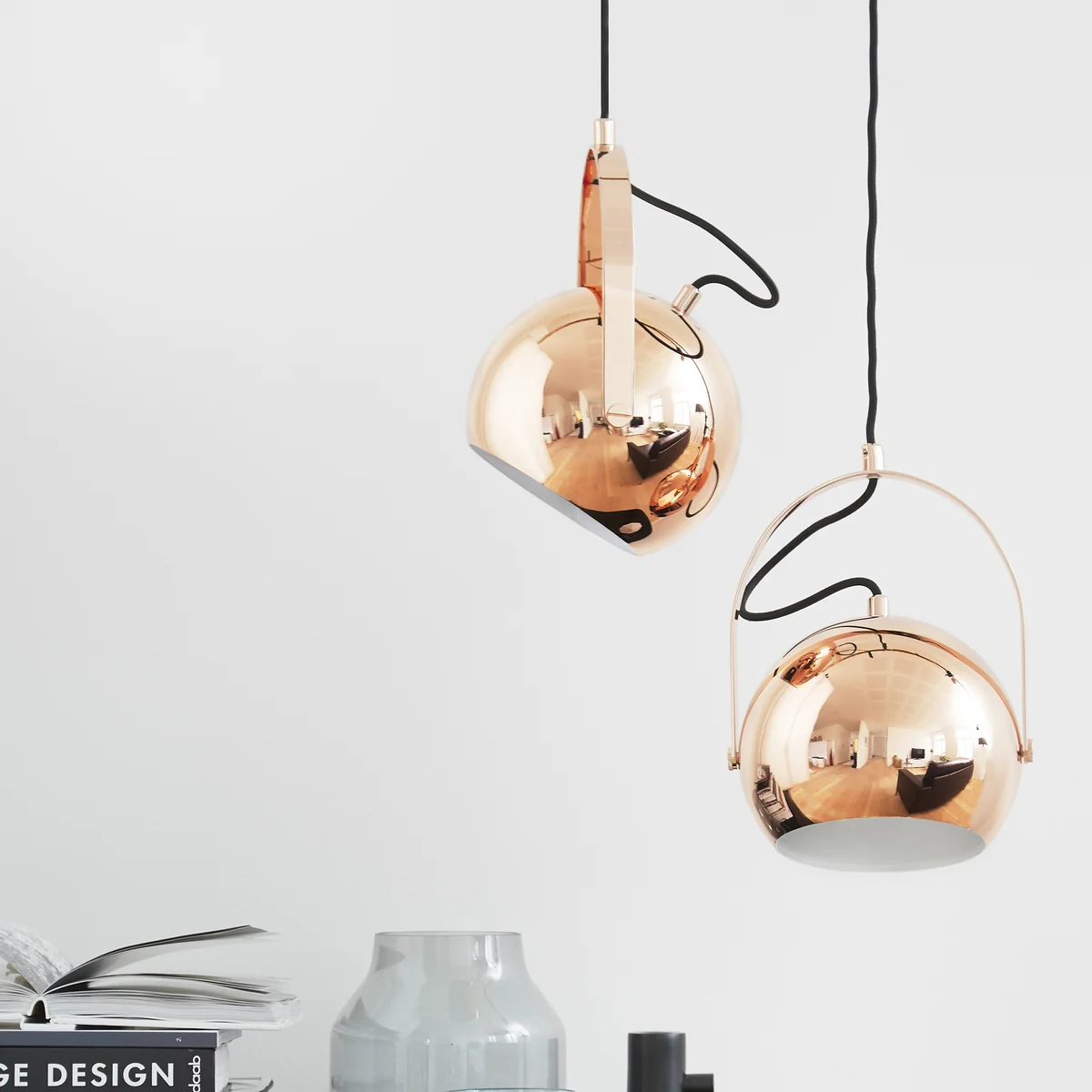 Frandsen - Ball Pendelleuchte mit Griff Ø 19 cm, schwarz / weiß