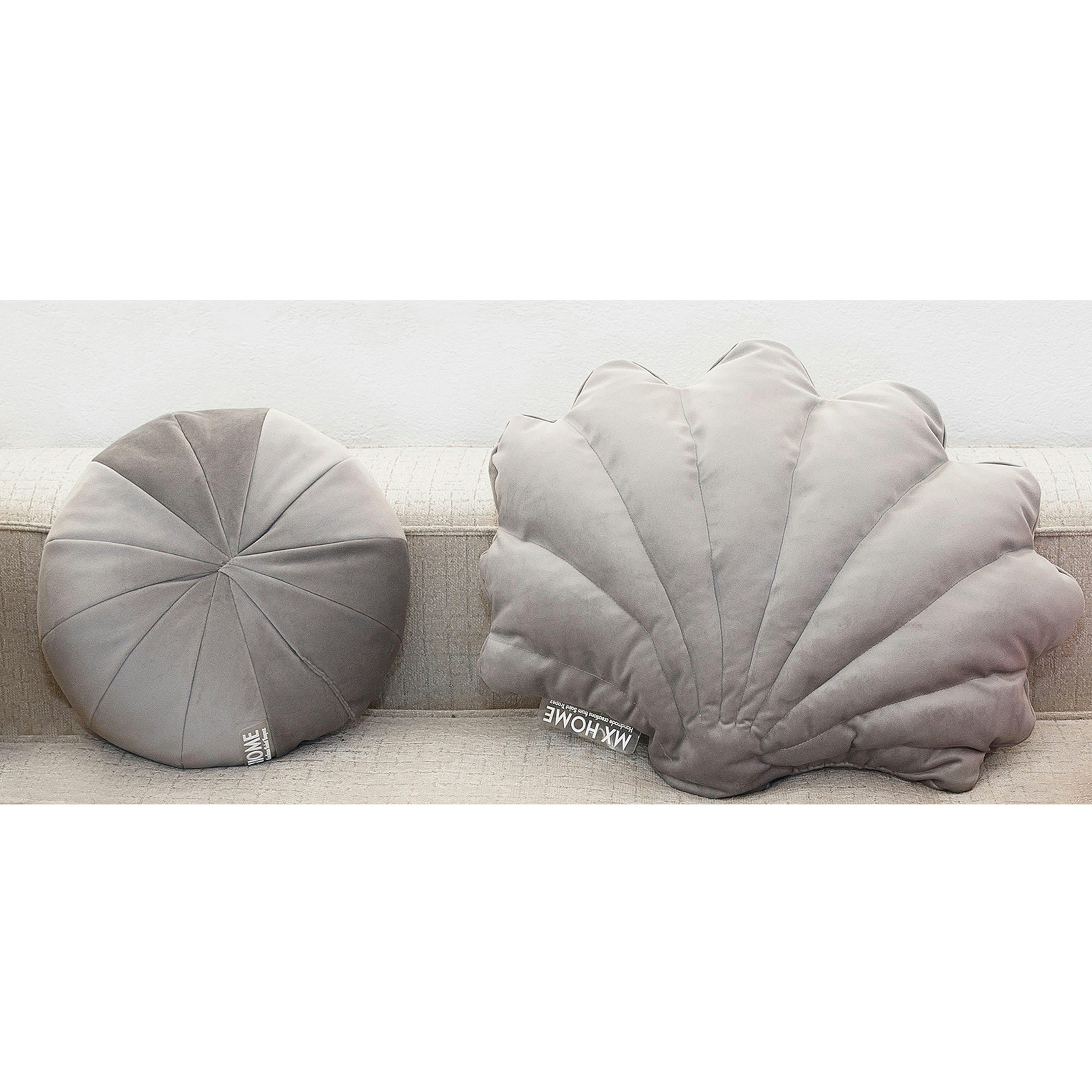 - Coussin coquillage en velours gris