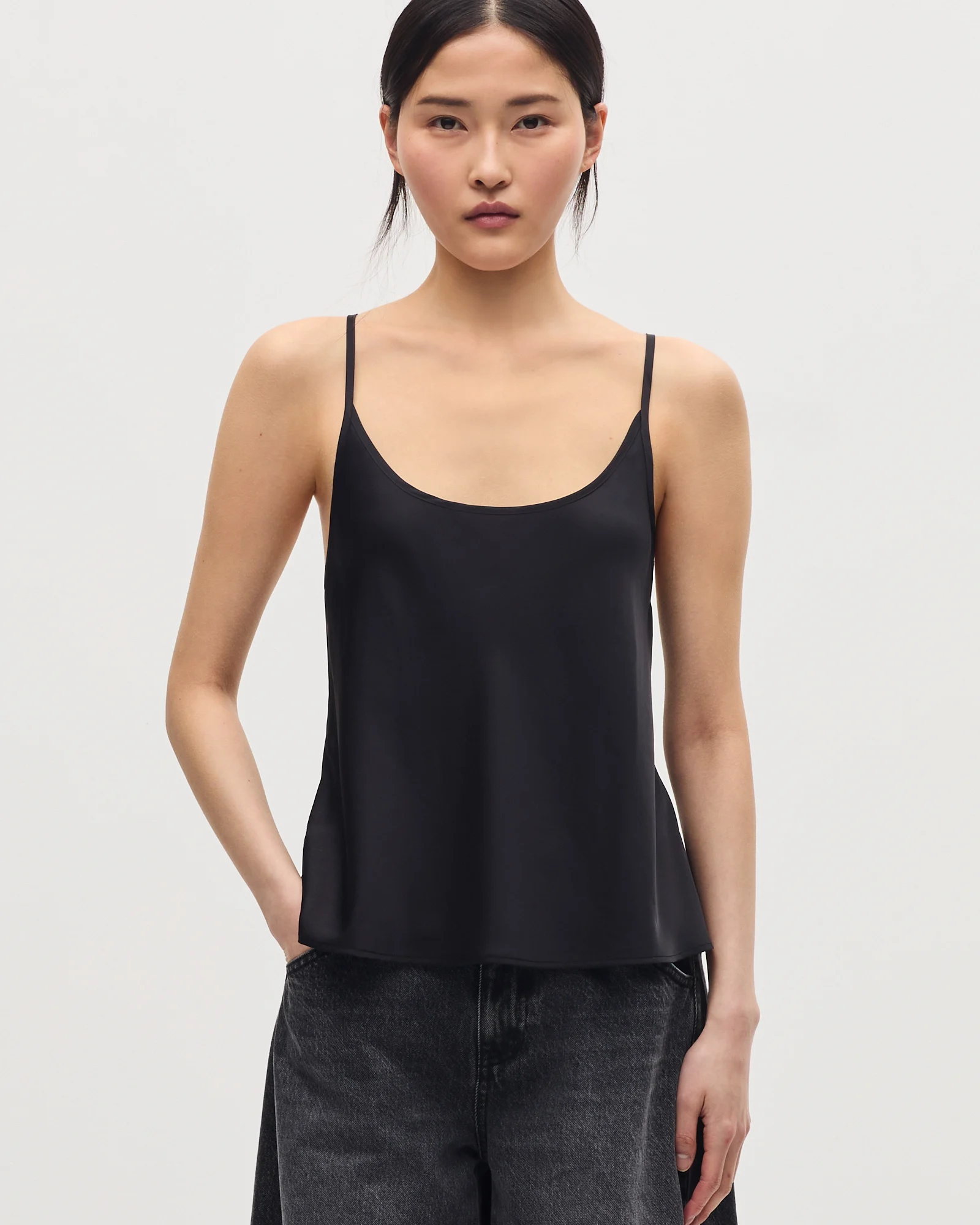 Top satiné à fines bretelles