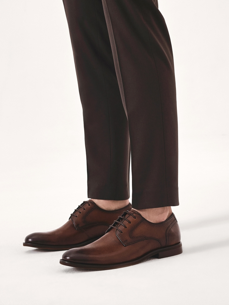 Men’s brown derby shoes