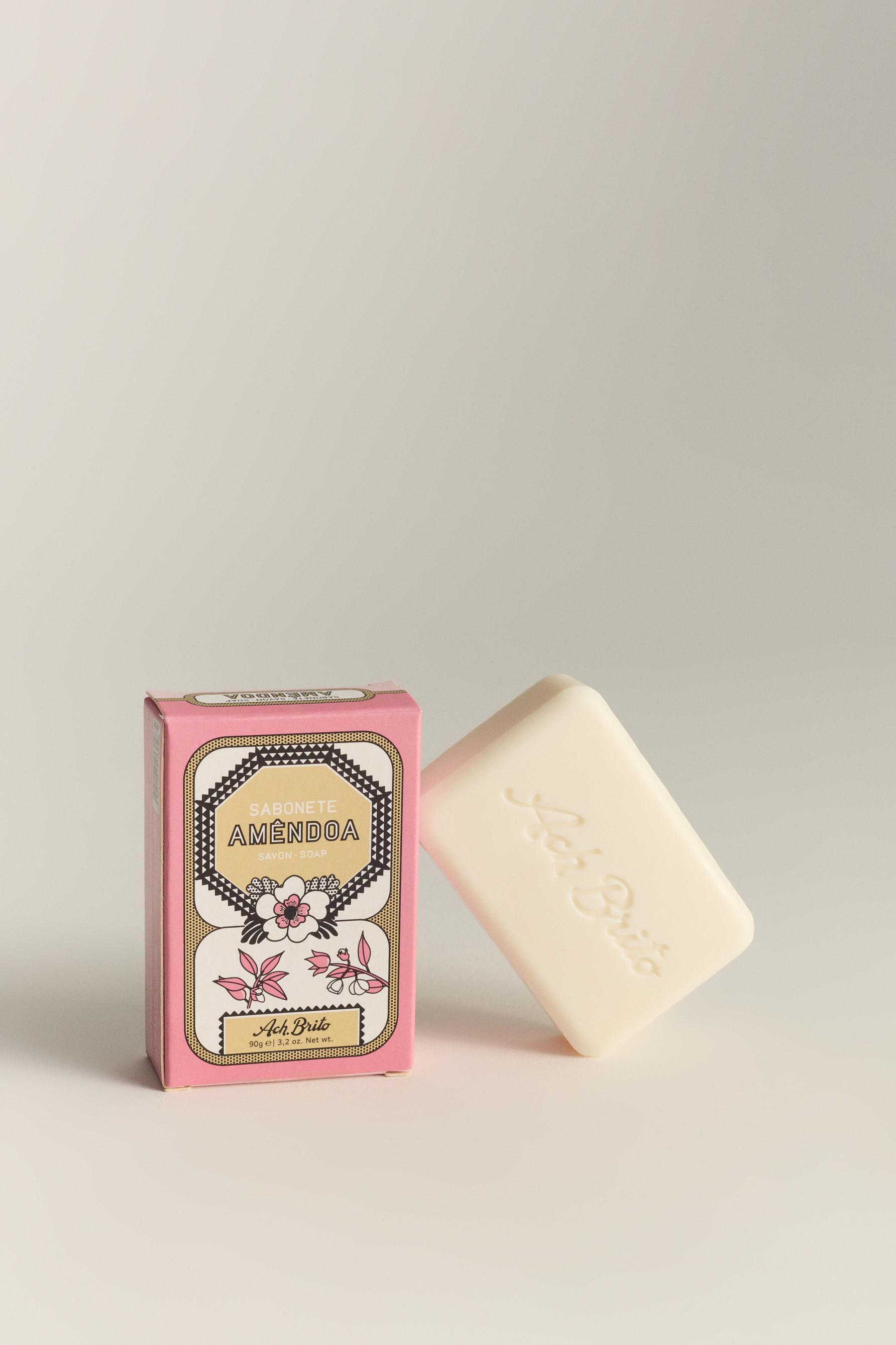 Jabón de almendras  90 g Ach. Brito