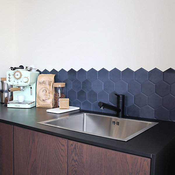 Mitigeur de cuisine noir Essebagno Tubic