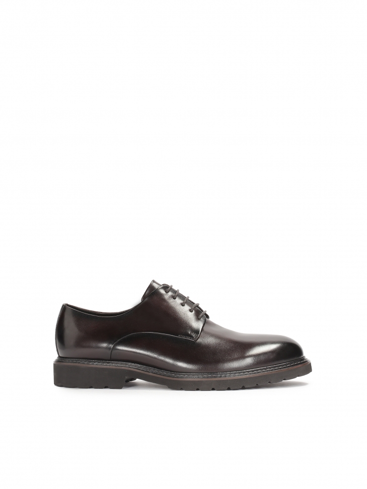 Brown cap-toe shoes