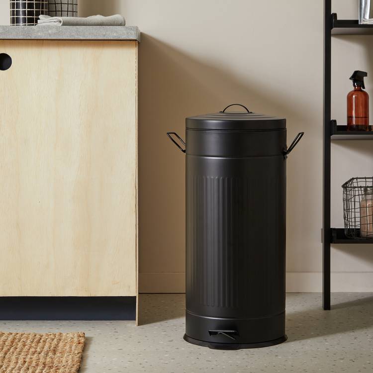 Habitat 30 Litre Vintage Style Kitchen Pedal Bin -Matt Black