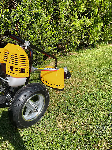 Débroussailleuse thermique à roues 52cm3   bobine   disque