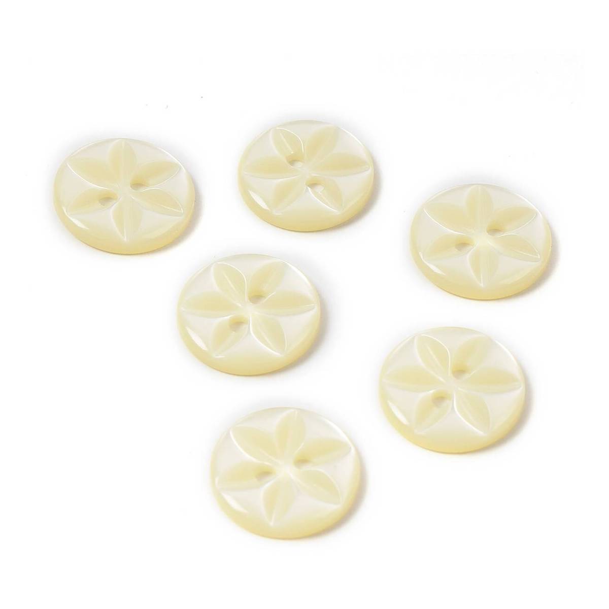 Hemline Cream Basic Star Button 6 Pack