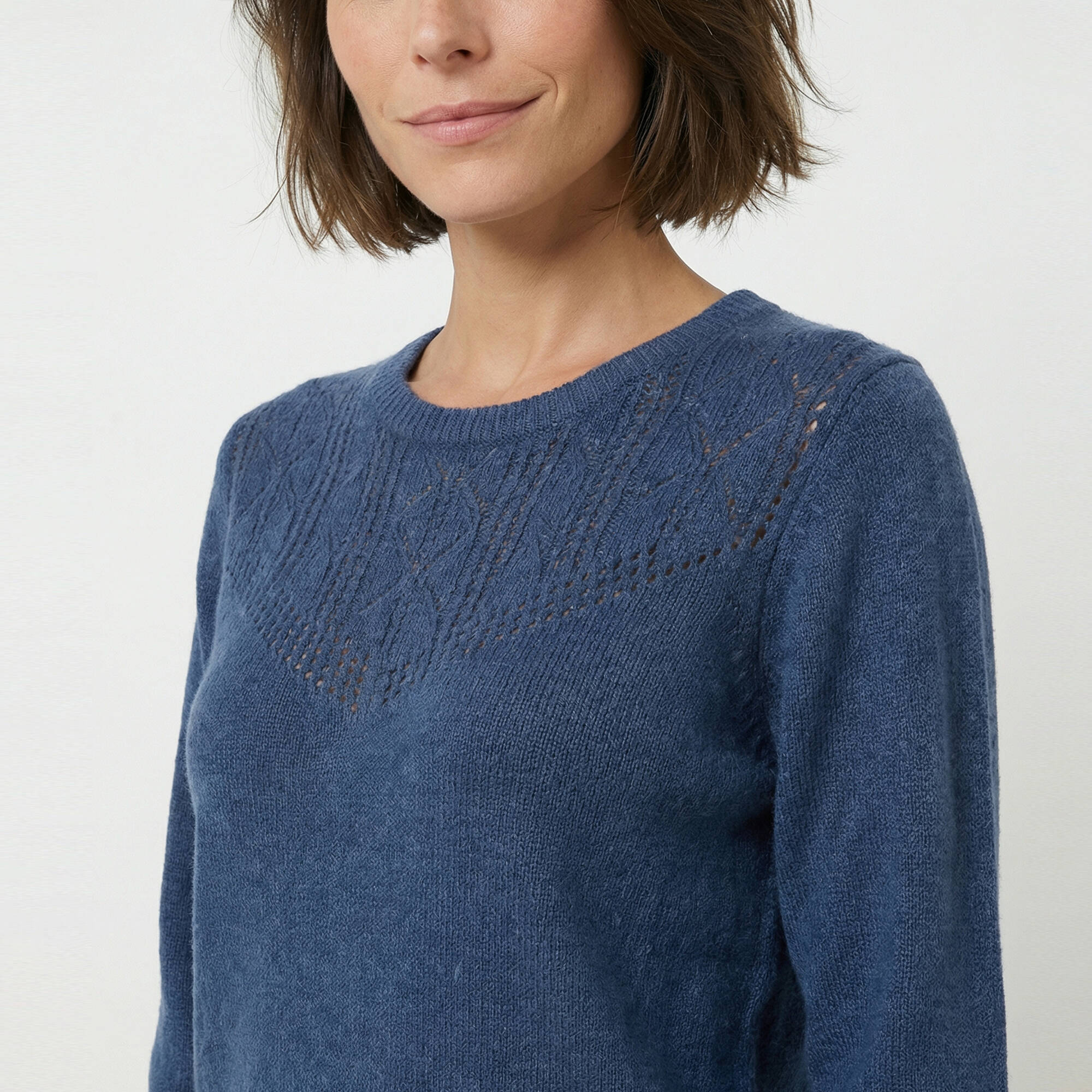 Pull col rond maille ajourée, toucher doux