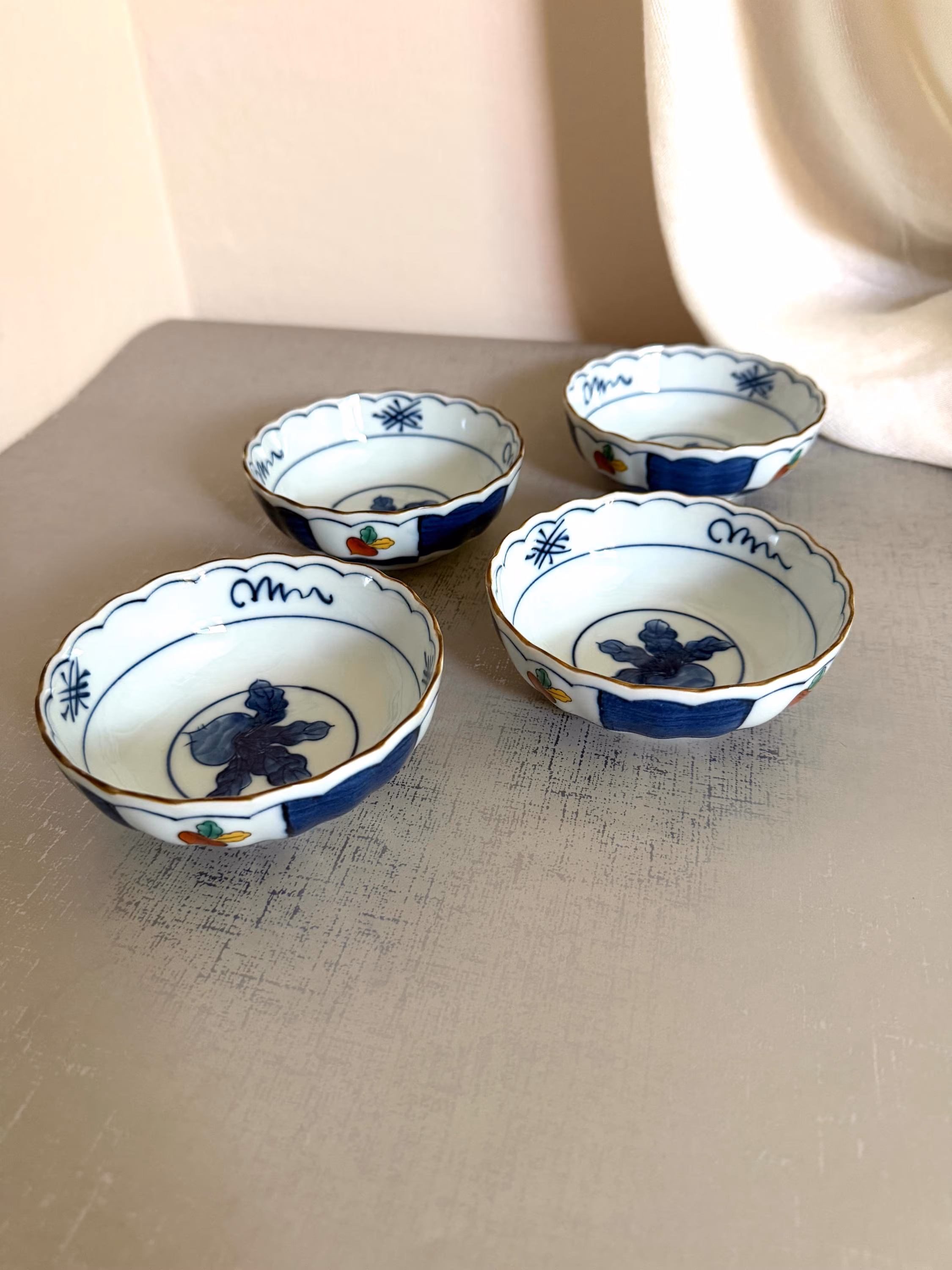 Set of 4 Small Vintage Japanese Porcelain Bowls