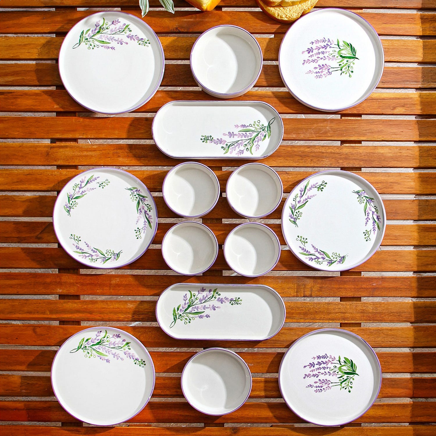 Set 14 pezzi tavola ceramiica con dettaglio fiore