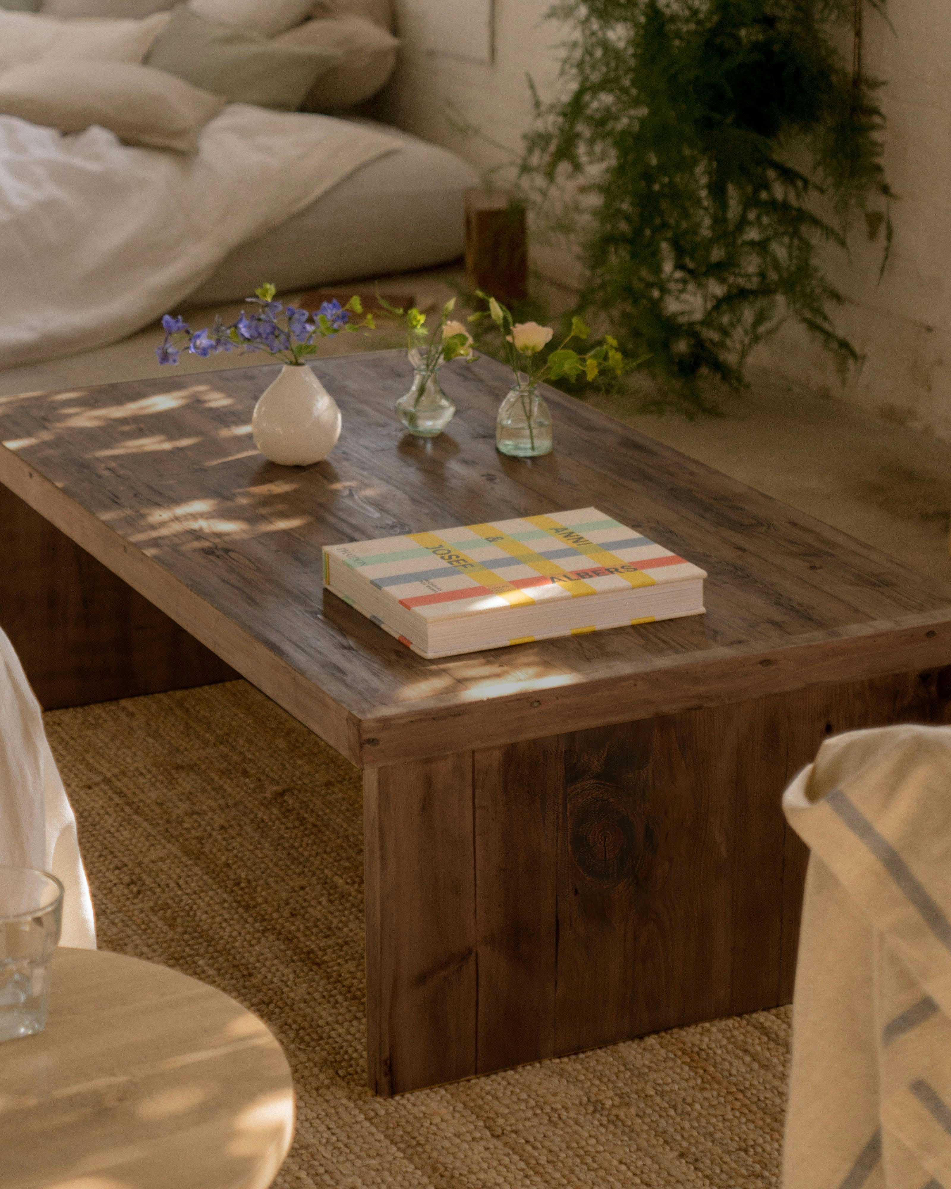 ALENKA - Table basse en bois massif récupéré de couleur beige