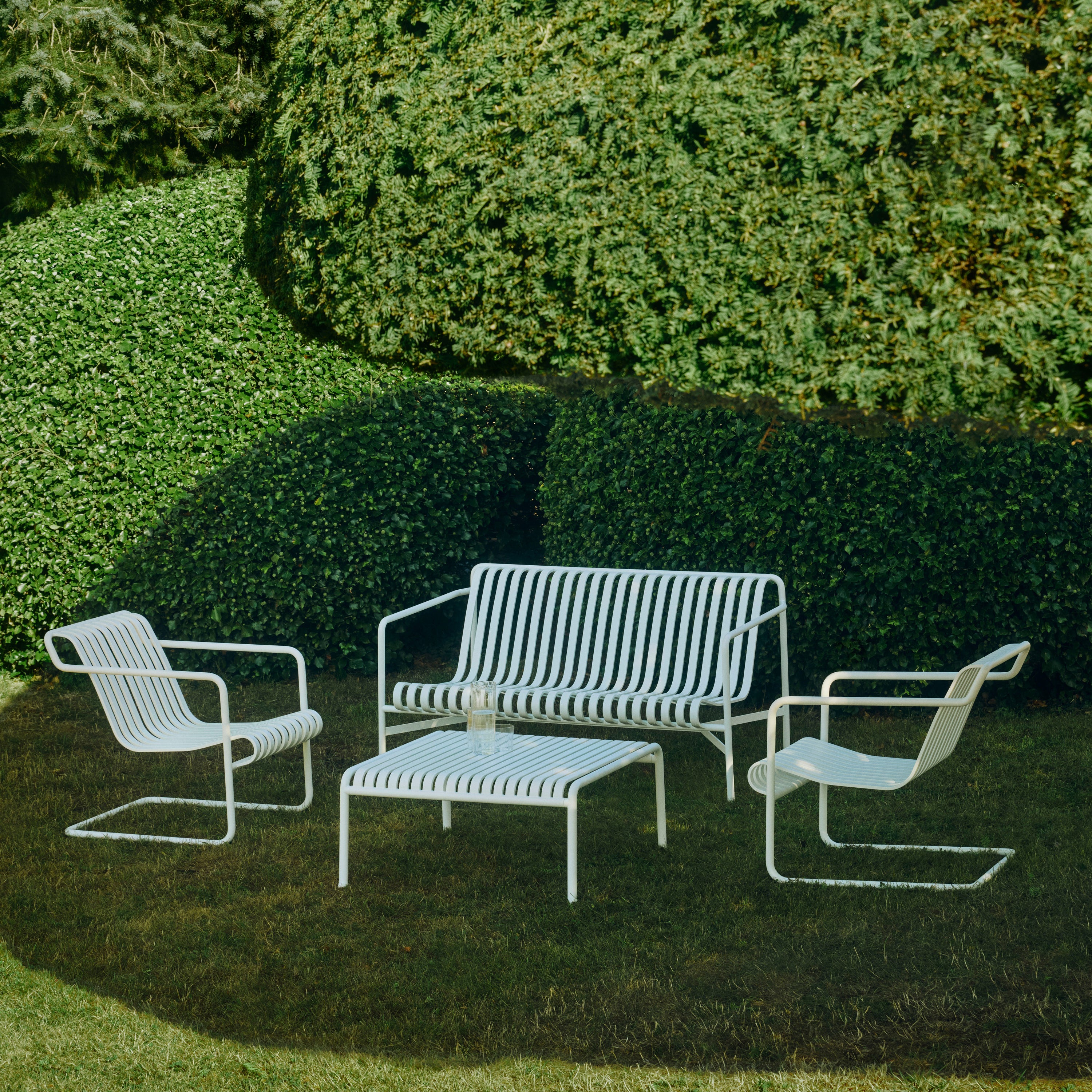 HAY Palissade Cantilever Lounge Chair Low - Crème Wit