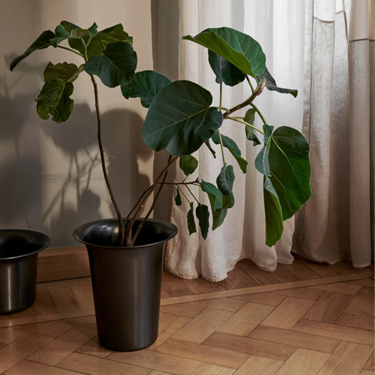 Ferm Living - Spun Alu Gefäß, Aluminium schwarz