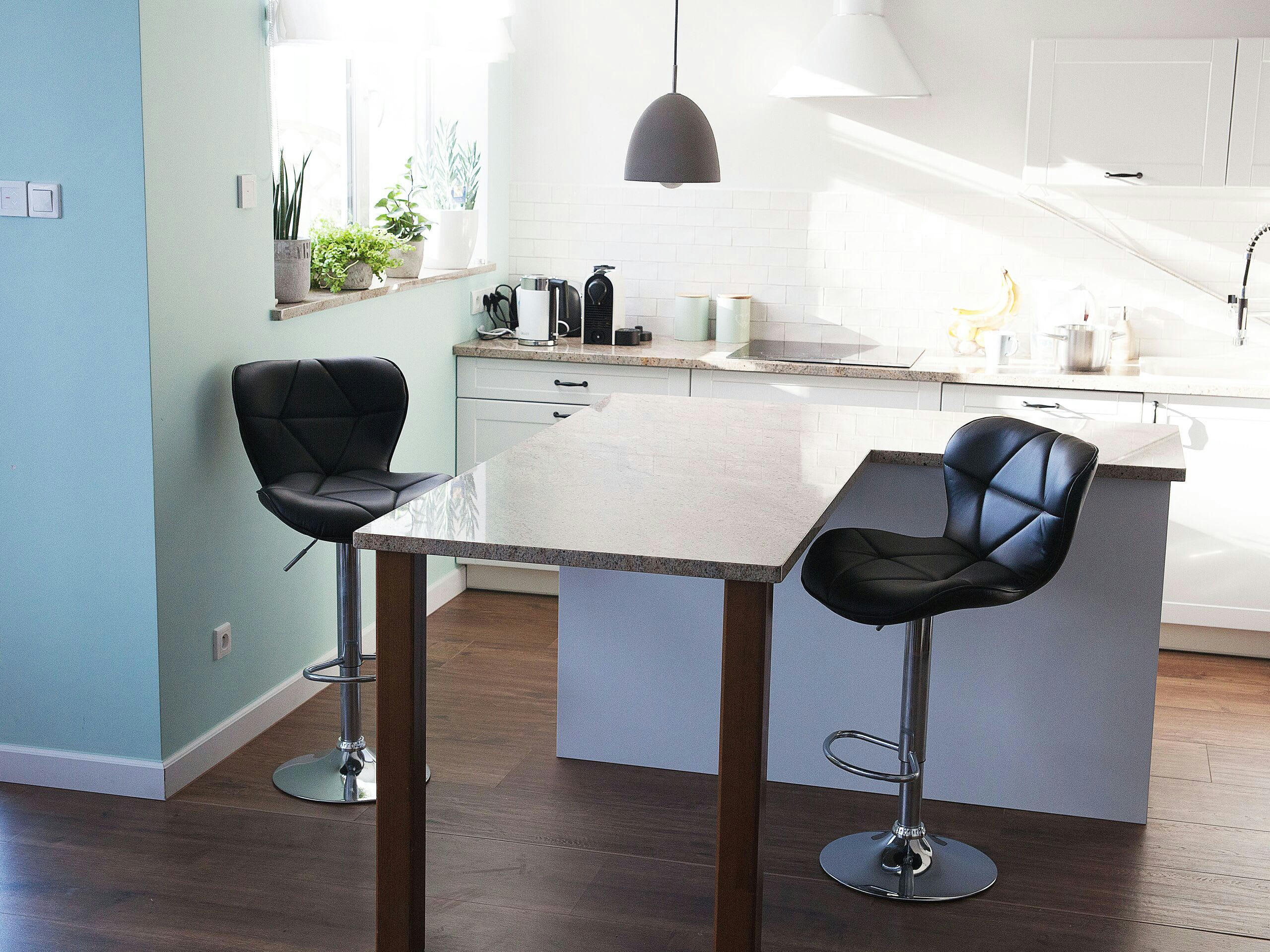 VALETTA - Lot de 2 chaises de bar en cuir PU noir